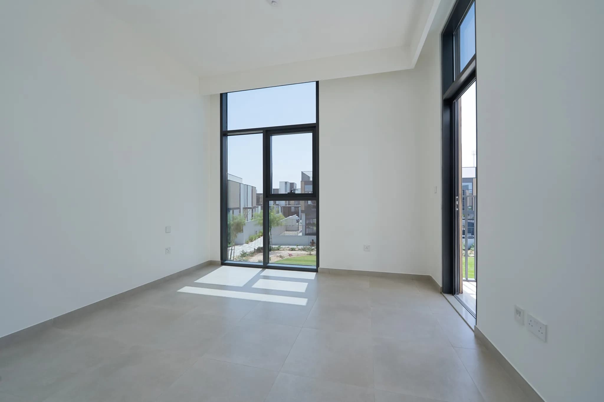 4-bedroom villa for rent at Mudon Al Ranim 4, Mudon - 11