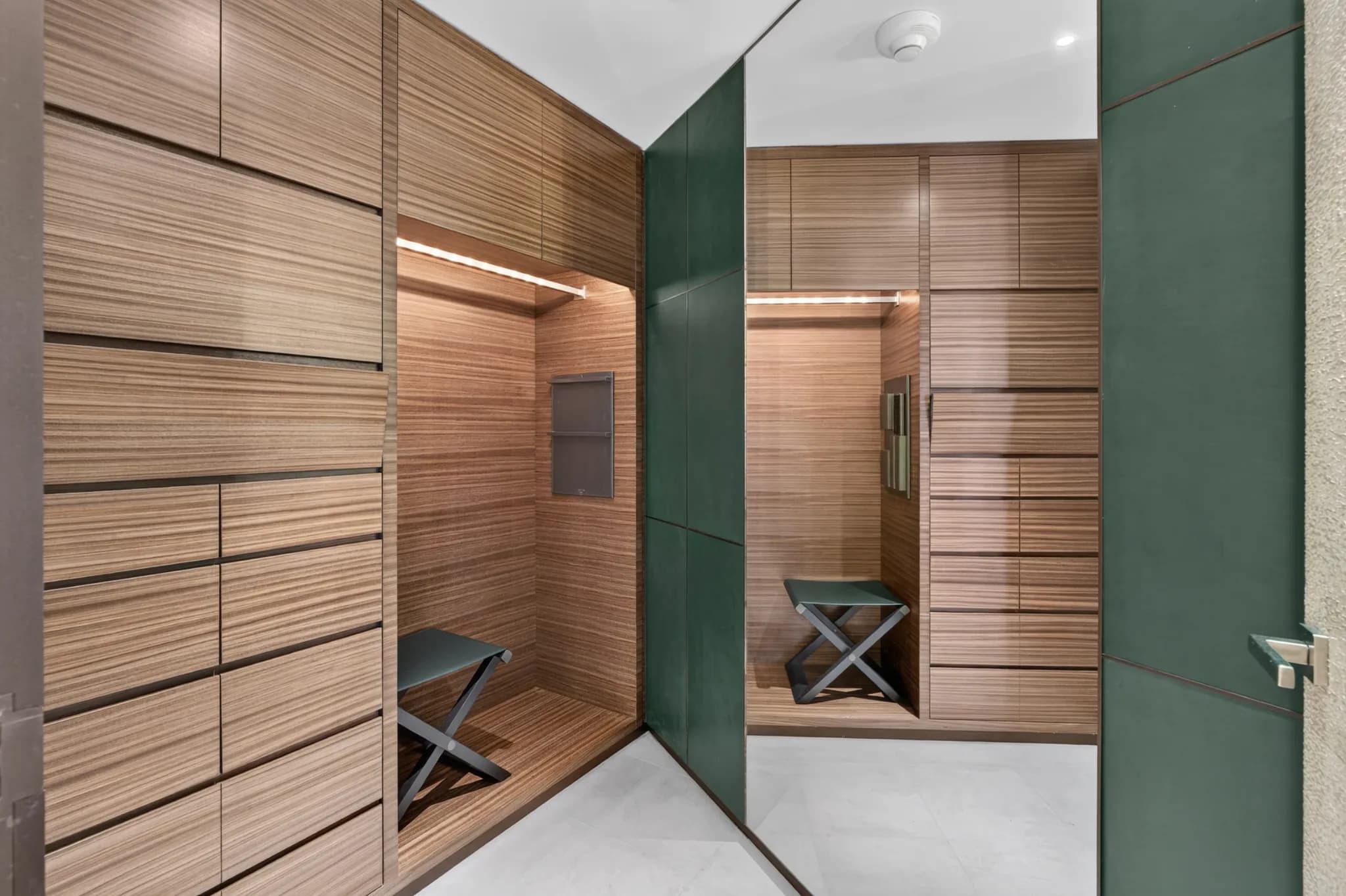 Élégant appartement 2 chambres dans les Armani Residences du centre-ville - 12