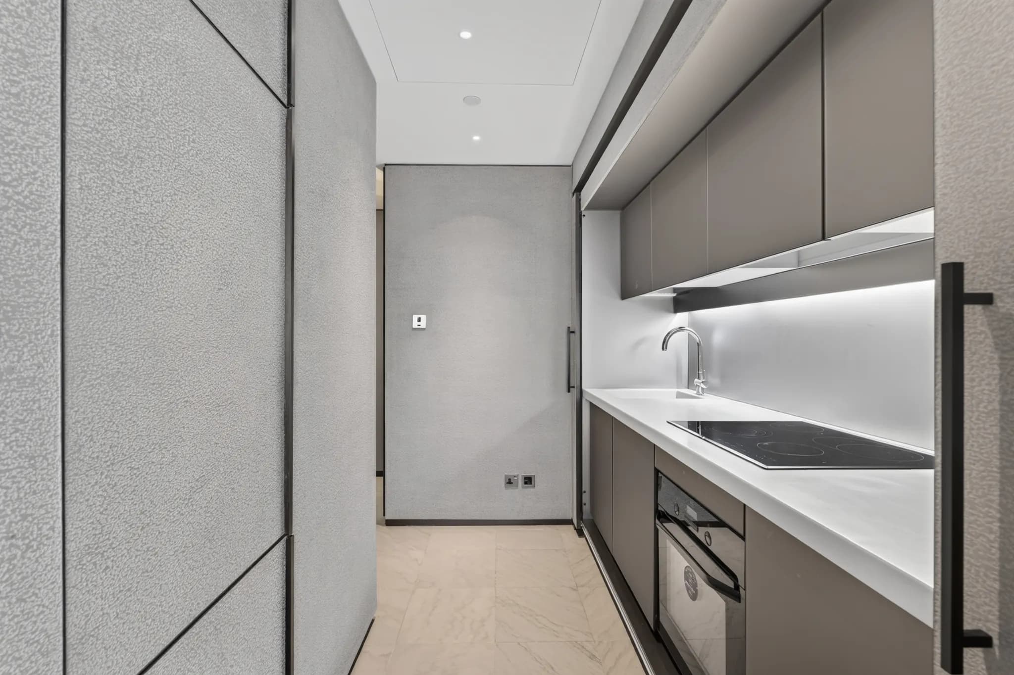 A 2-bed Armani Residence overlooking the fountains in Downtown - 8