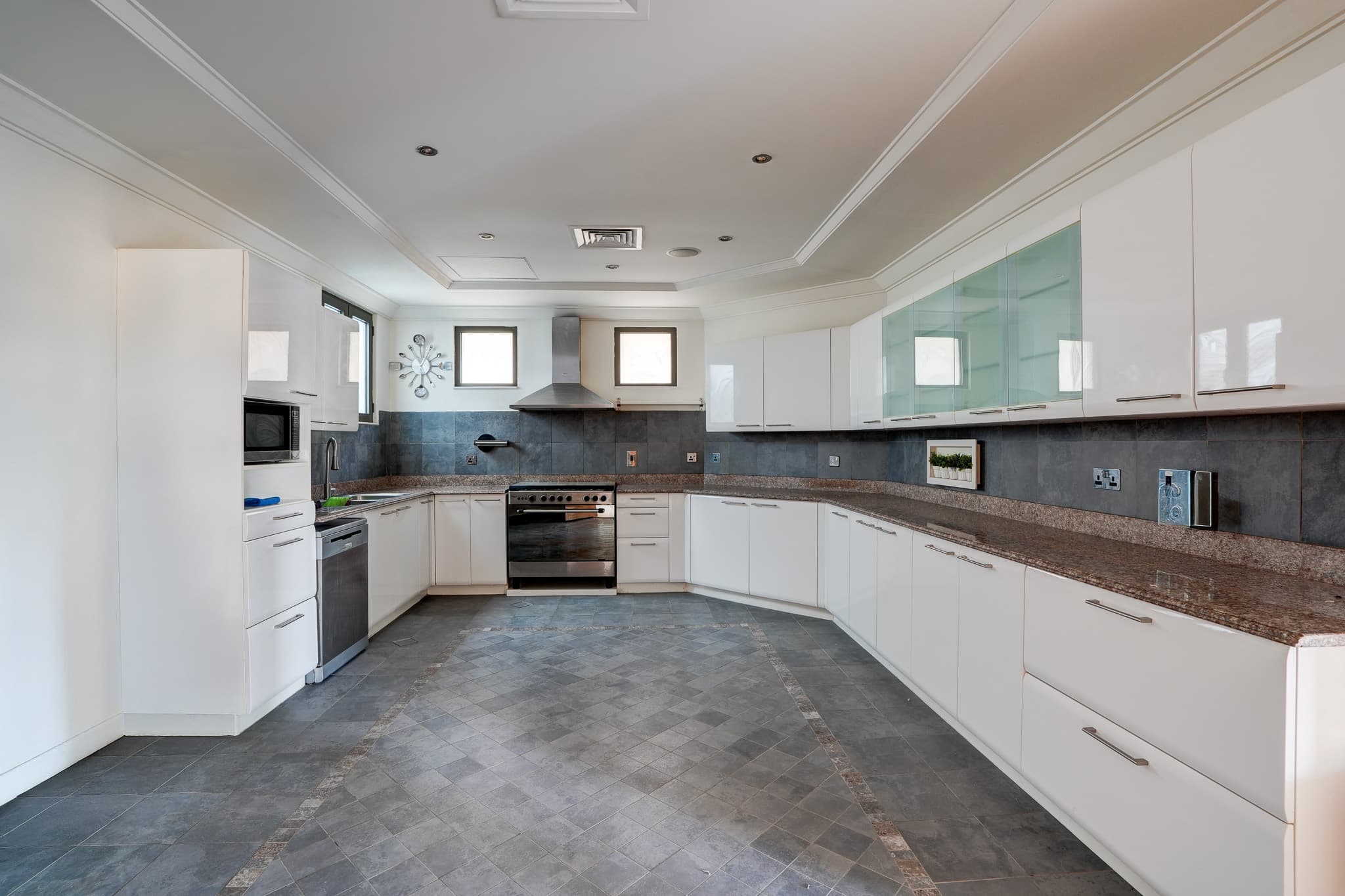 4-bedroom garden home for rent on Palm Jumeirah - 13