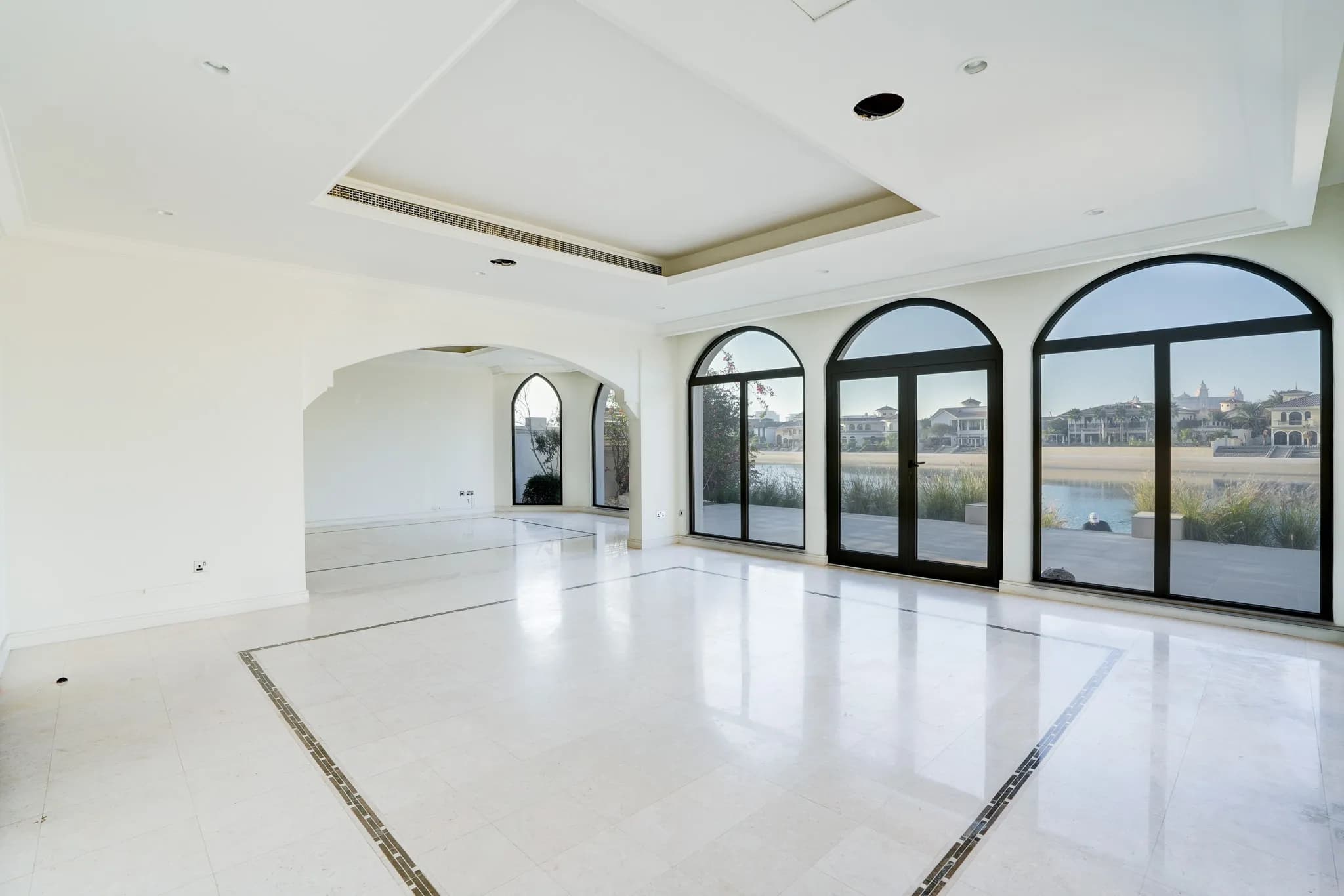 4-bedroom Garden Home for rent on Palm Jumeirah - 17