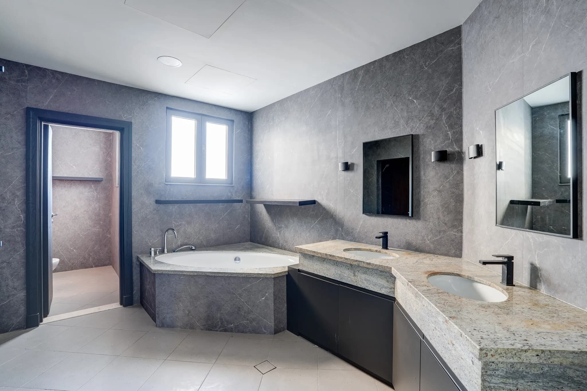 4-bedroom Garden Home for rent on Palm Jumeirah - 20