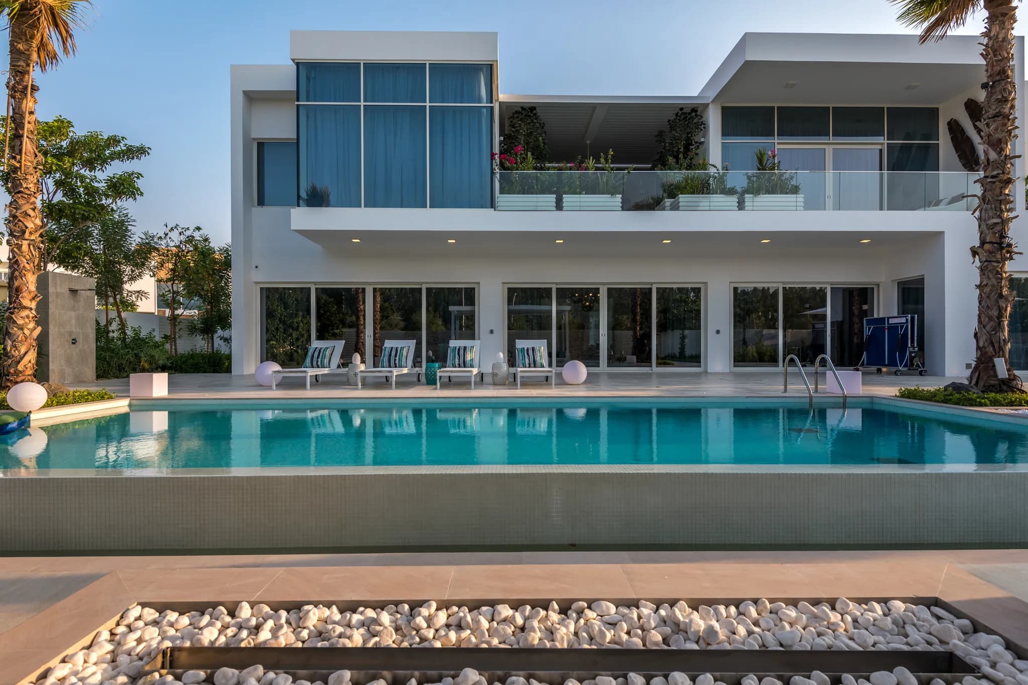 Villa de 5 chambres brillamment modernisée à The Nest, Al Barari - 1