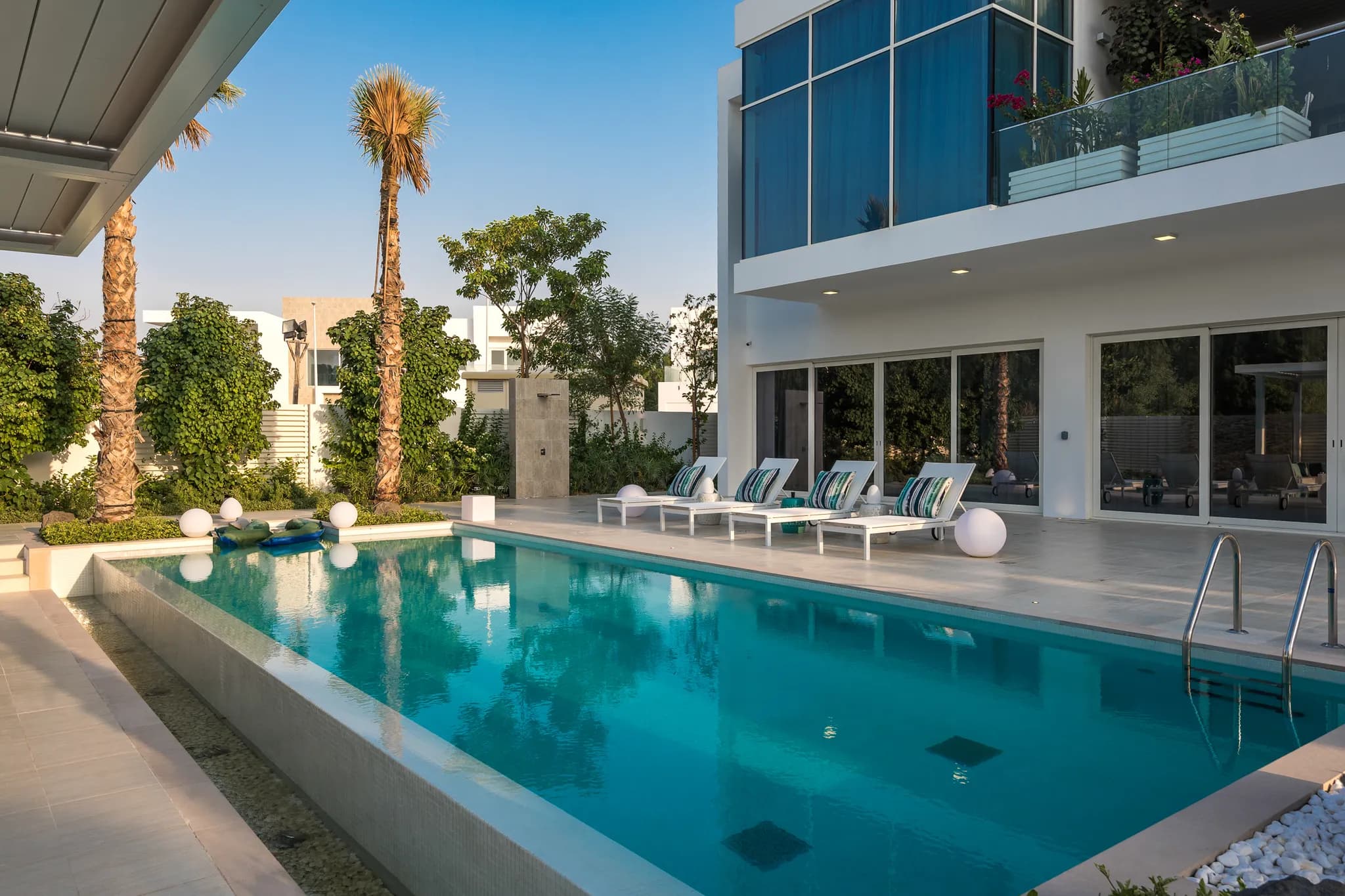 Villa de 5 chambres brillamment modernisée à The Nest, Al Barari - 11