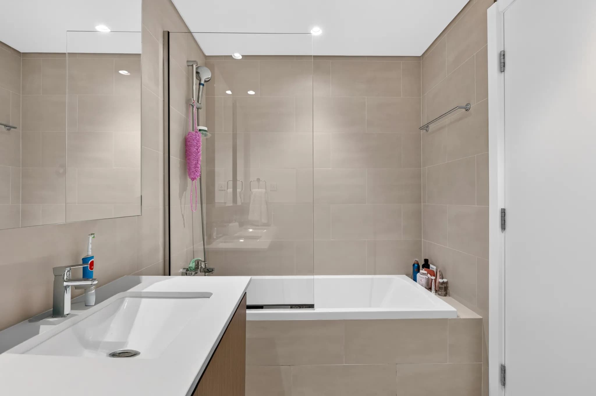 3-bedroom apartment for rent in Grove, Creek Beach - 13