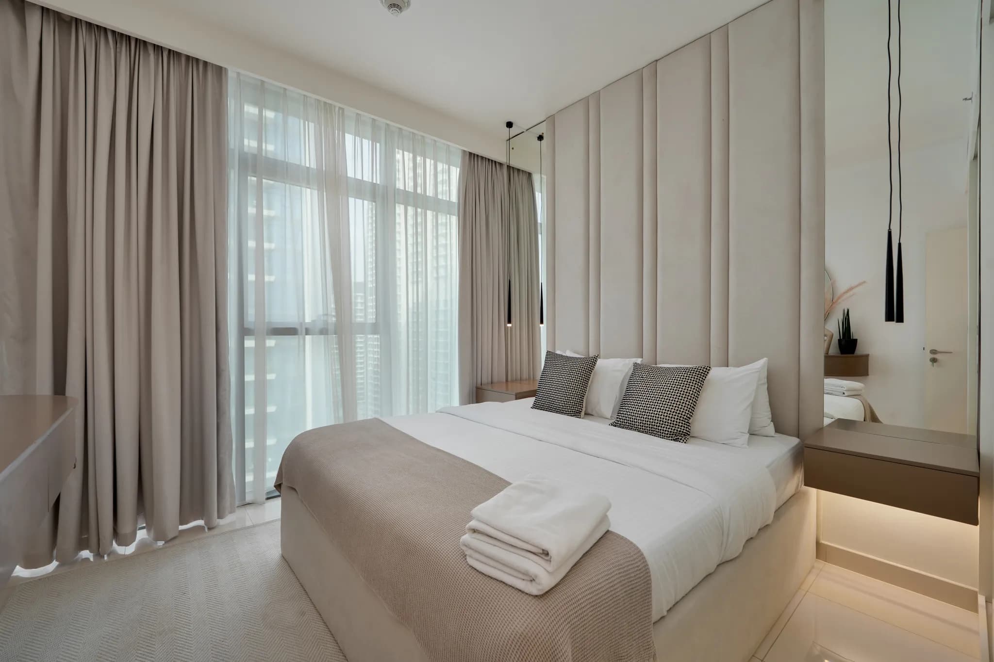 3-bed upgraded apartment in Beach Vista Emaar Beachfront - 12