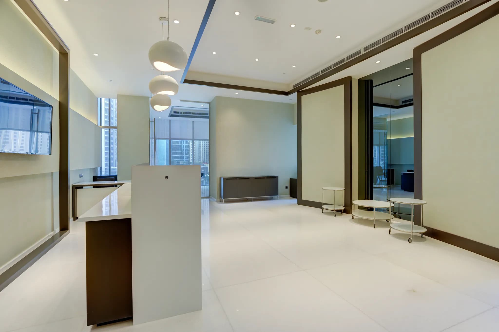 A ready-to-move-in office in the Marina Mall Hotel - 7