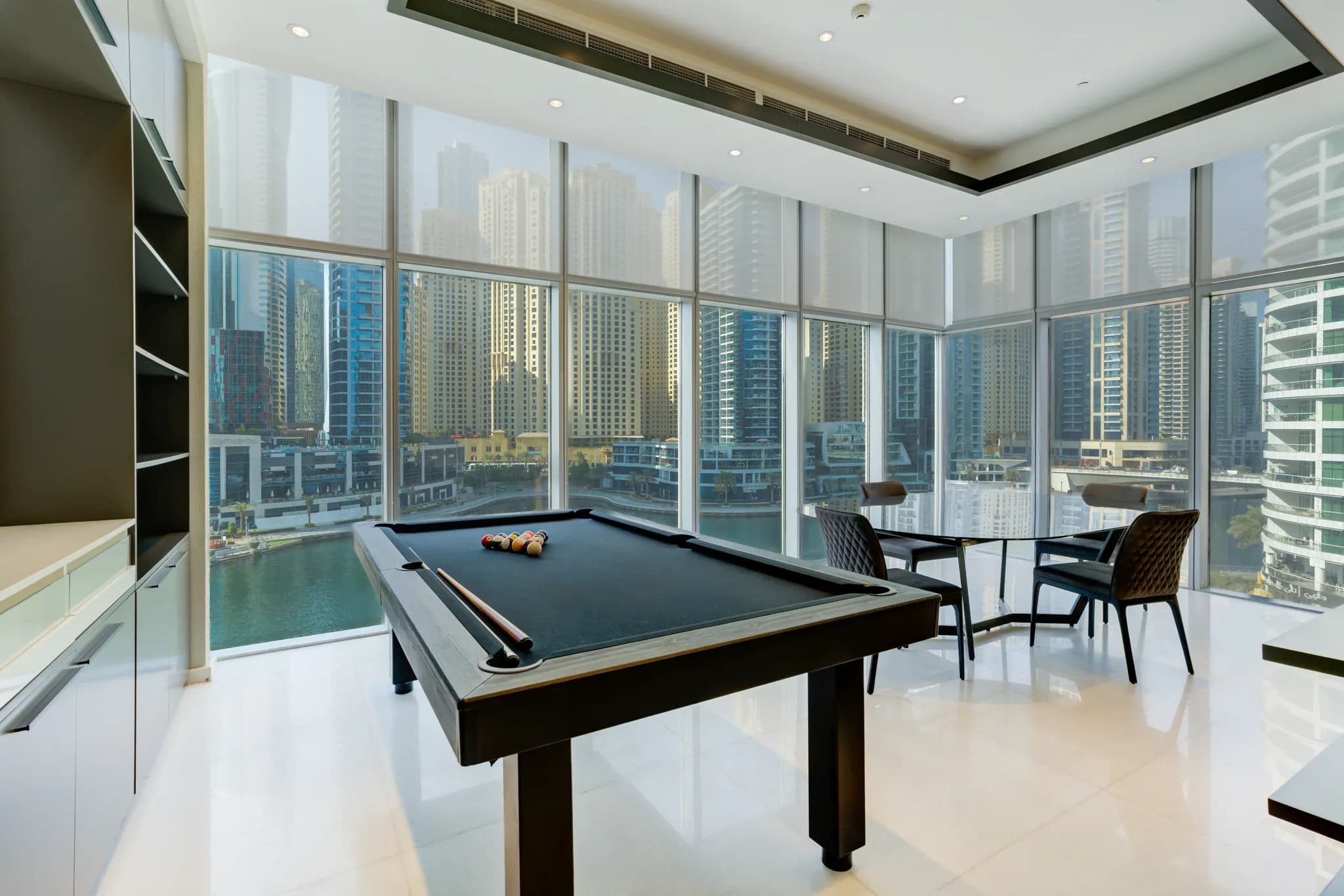 A ready-to-move-in office in the Marina Mall Hotel - 11