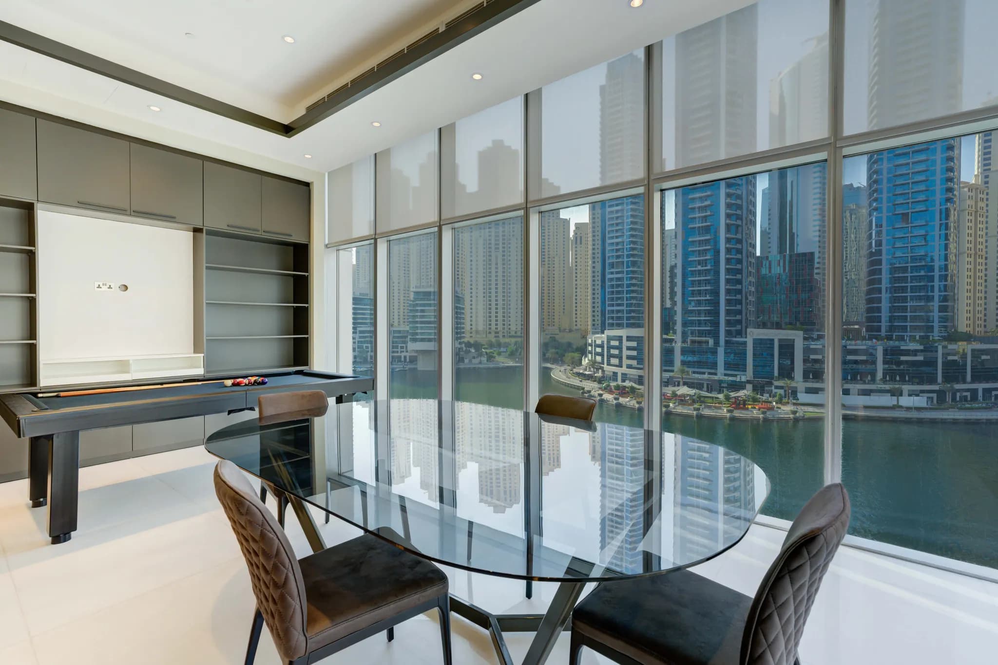 A ready-to-move-in office in the Marina Mall Hotel - 12
