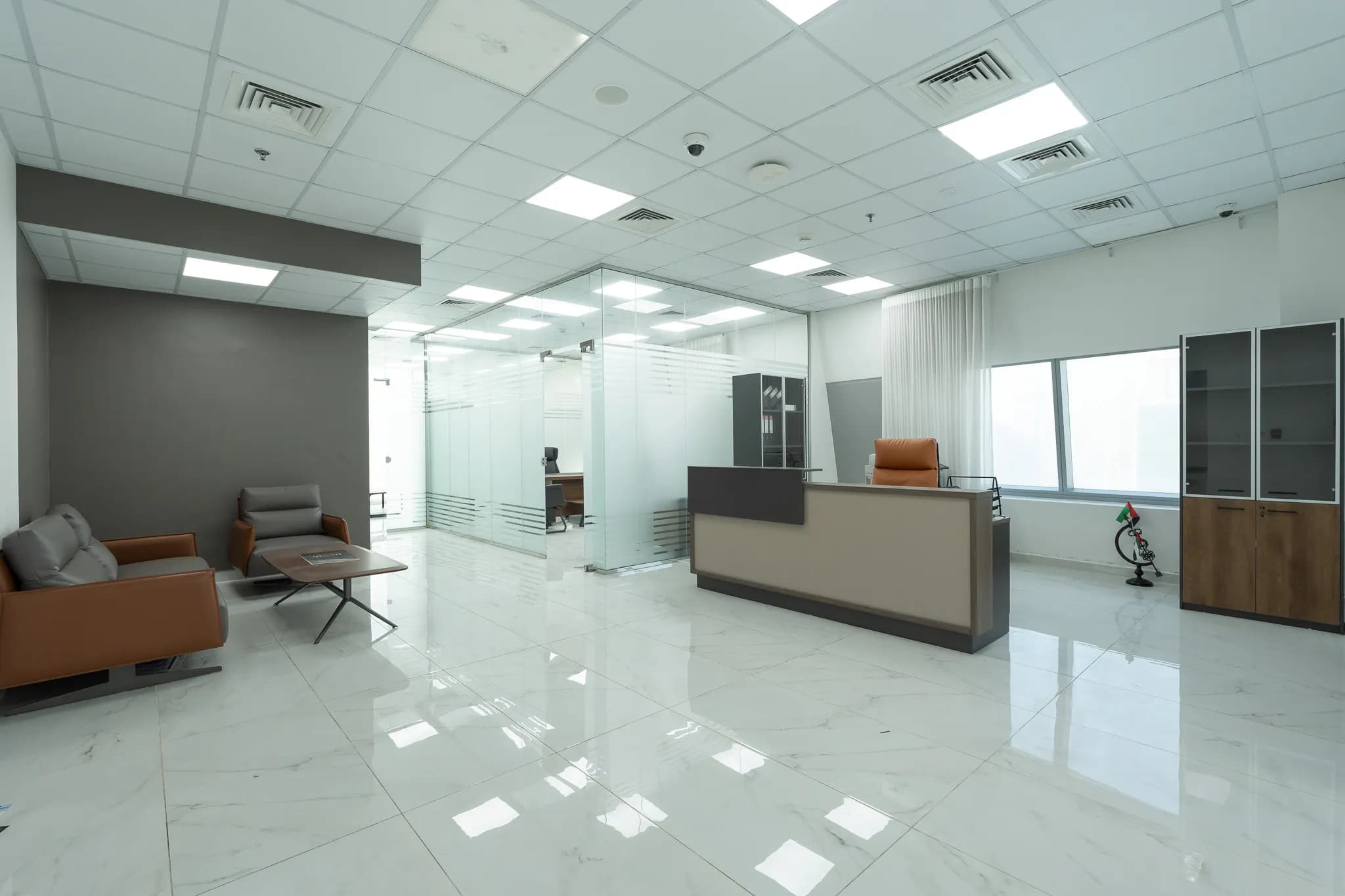 Well-combined office space in Iris Bay Tower, Business Bay  - 11