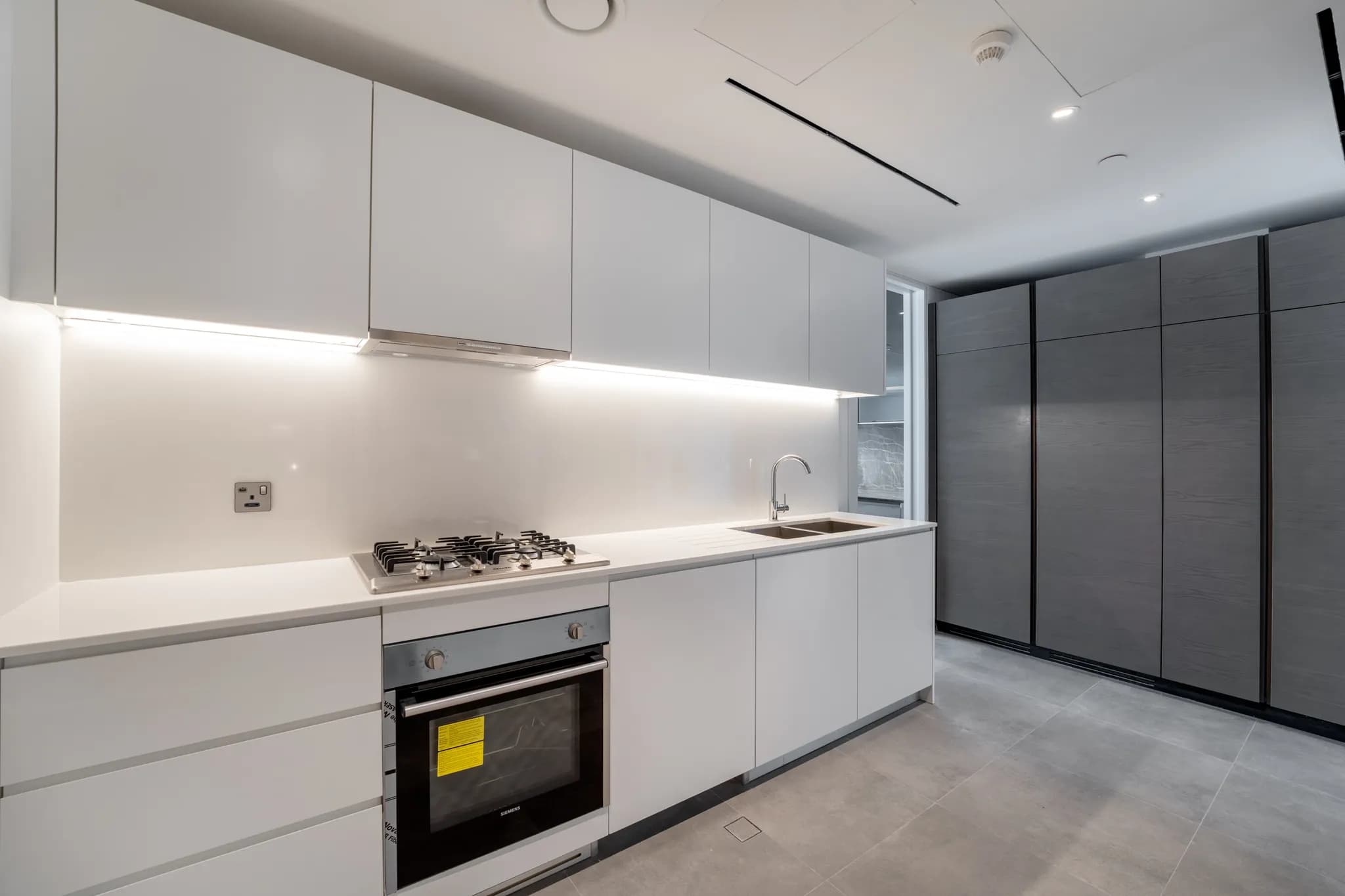 A Marina-facing 3-bedroom apartment within One at Palm Jumeirah - 10