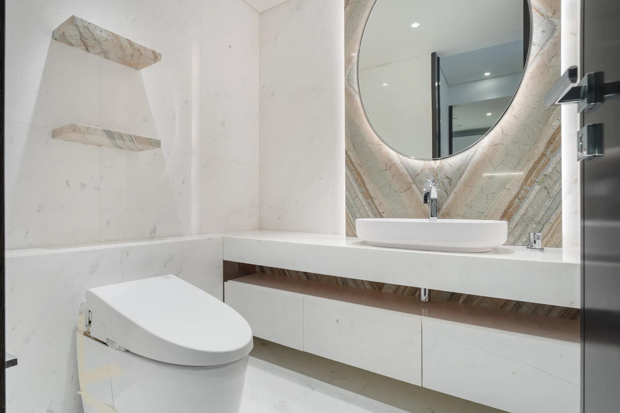 A Marina-facing 3-bedroom apartment within One at Palm Jumeirah - 11