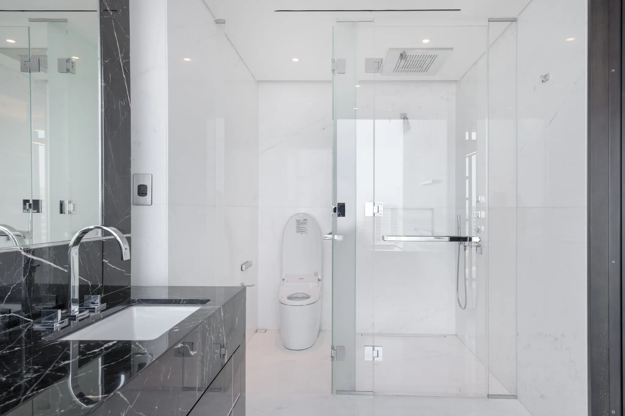 A Marina-facing 3-bedroom apartment within One at Palm Jumeirah - 19