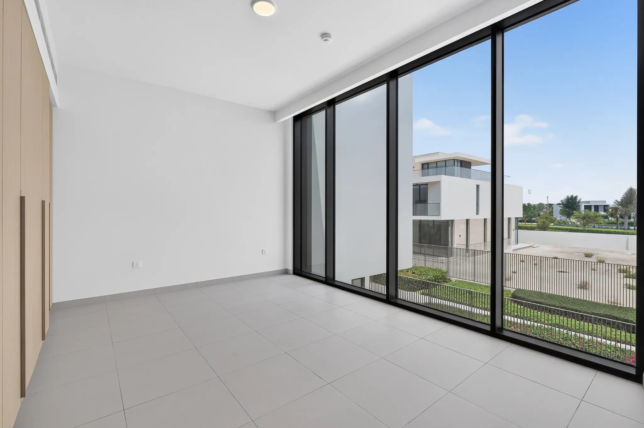 New 5-bedroom villa at Address Hillcrest with huge lower area - 32