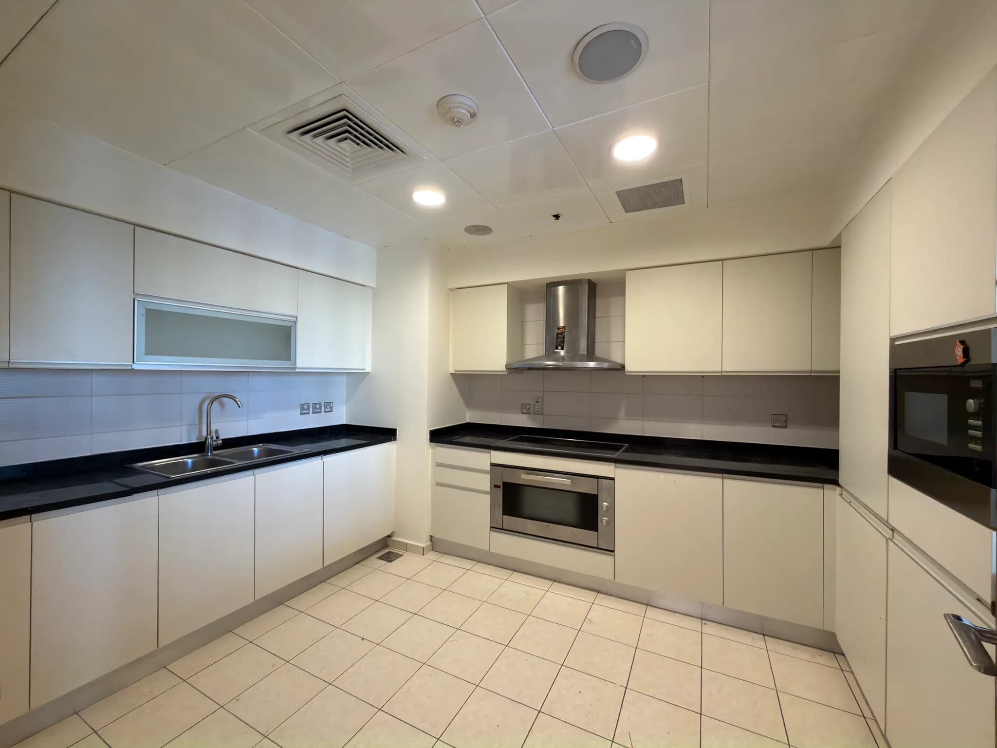 3-bedroom apartment in Oceana Atlantic, Palm Jumeirah - 7