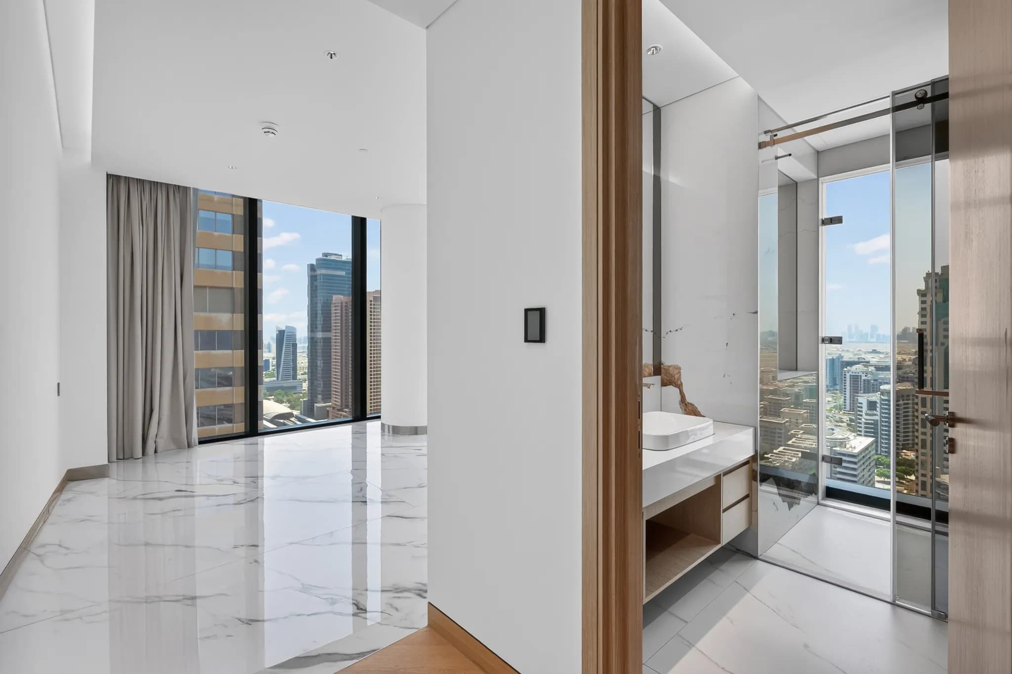 New 4-bedroom penthouse with panoramic Internet City views - 14