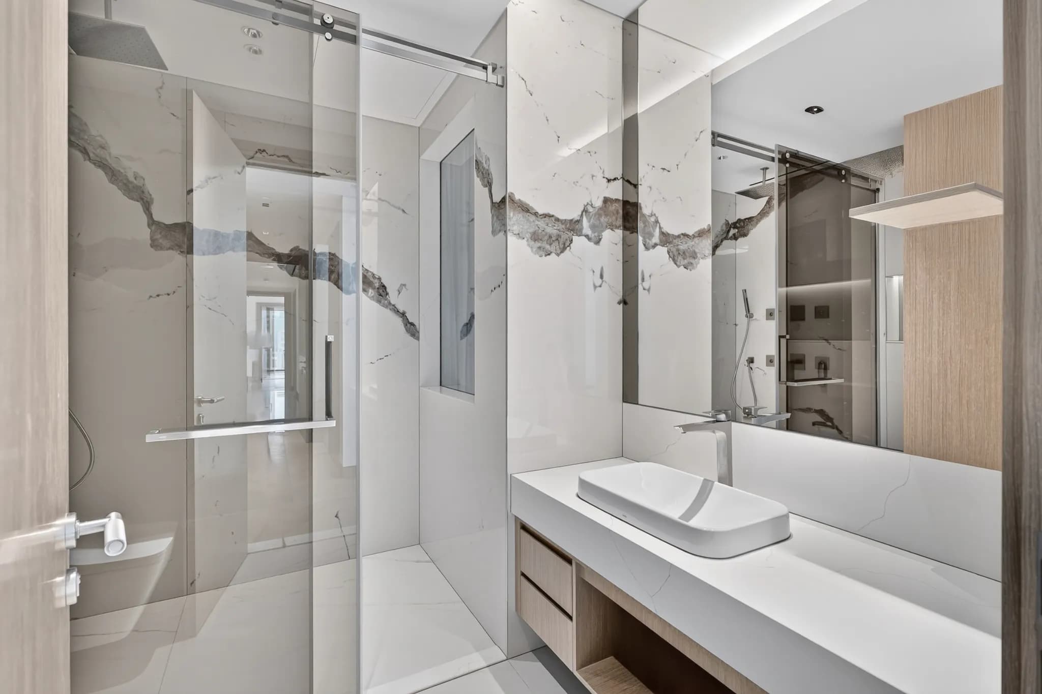 New 4-bedroom penthouse with panoramic Internet City views - 15