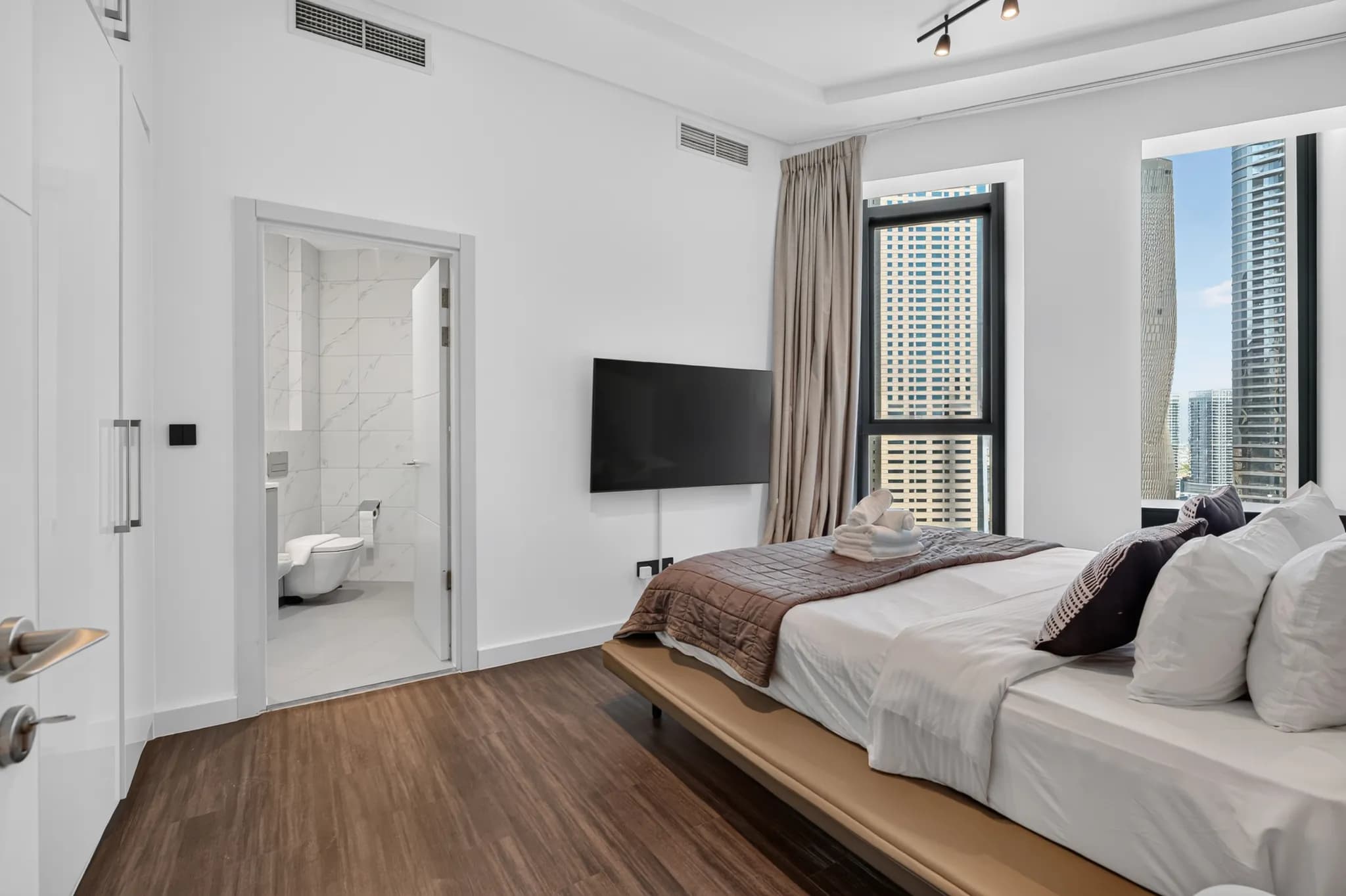 位于市中心Burj Vista Tower 2的充满活力的五居室天际线顶层公寓 - 7