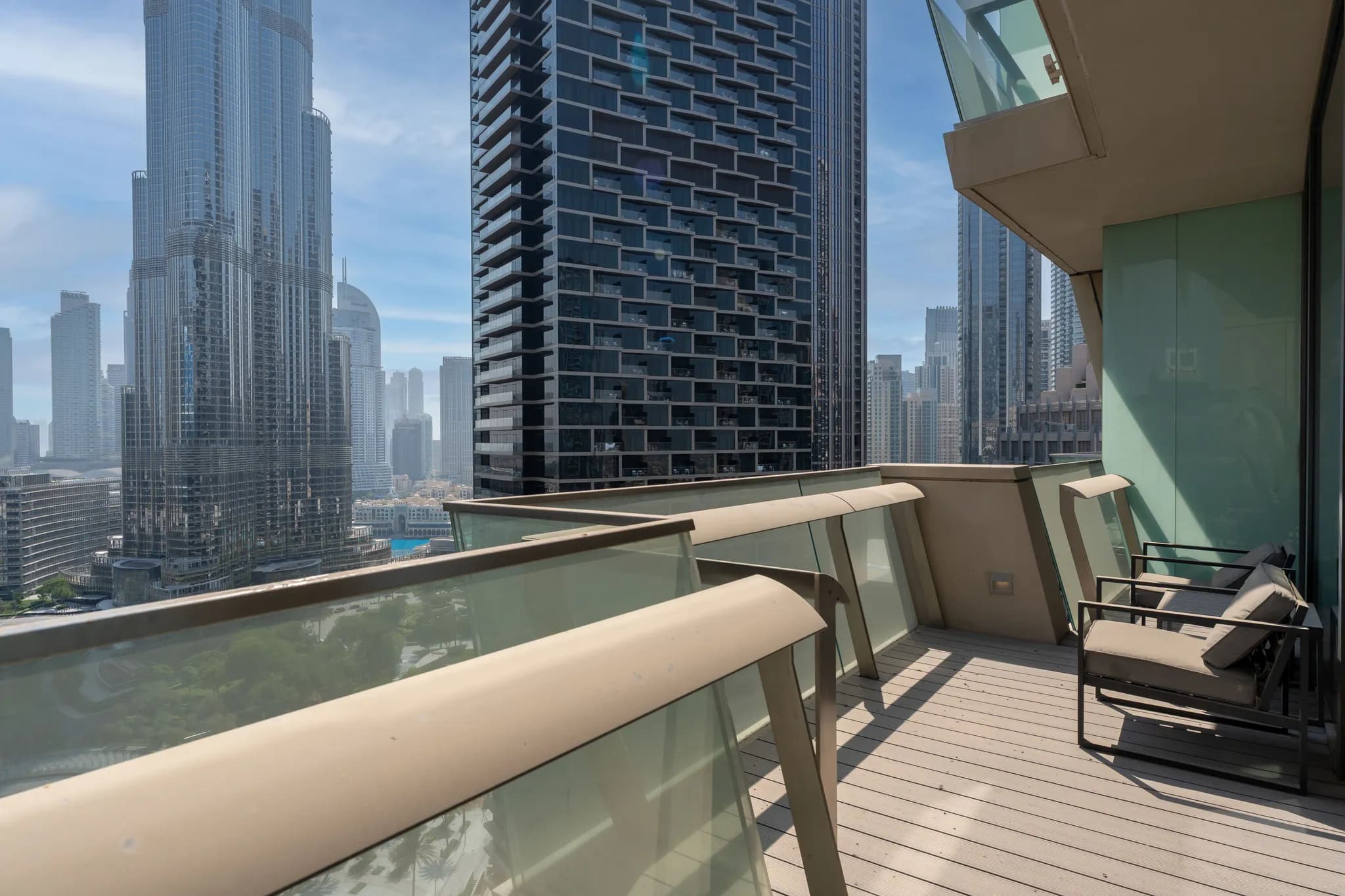 位于市中心Burj Vista Tower 2的充满活力的五居室天际线顶层公寓 - 18