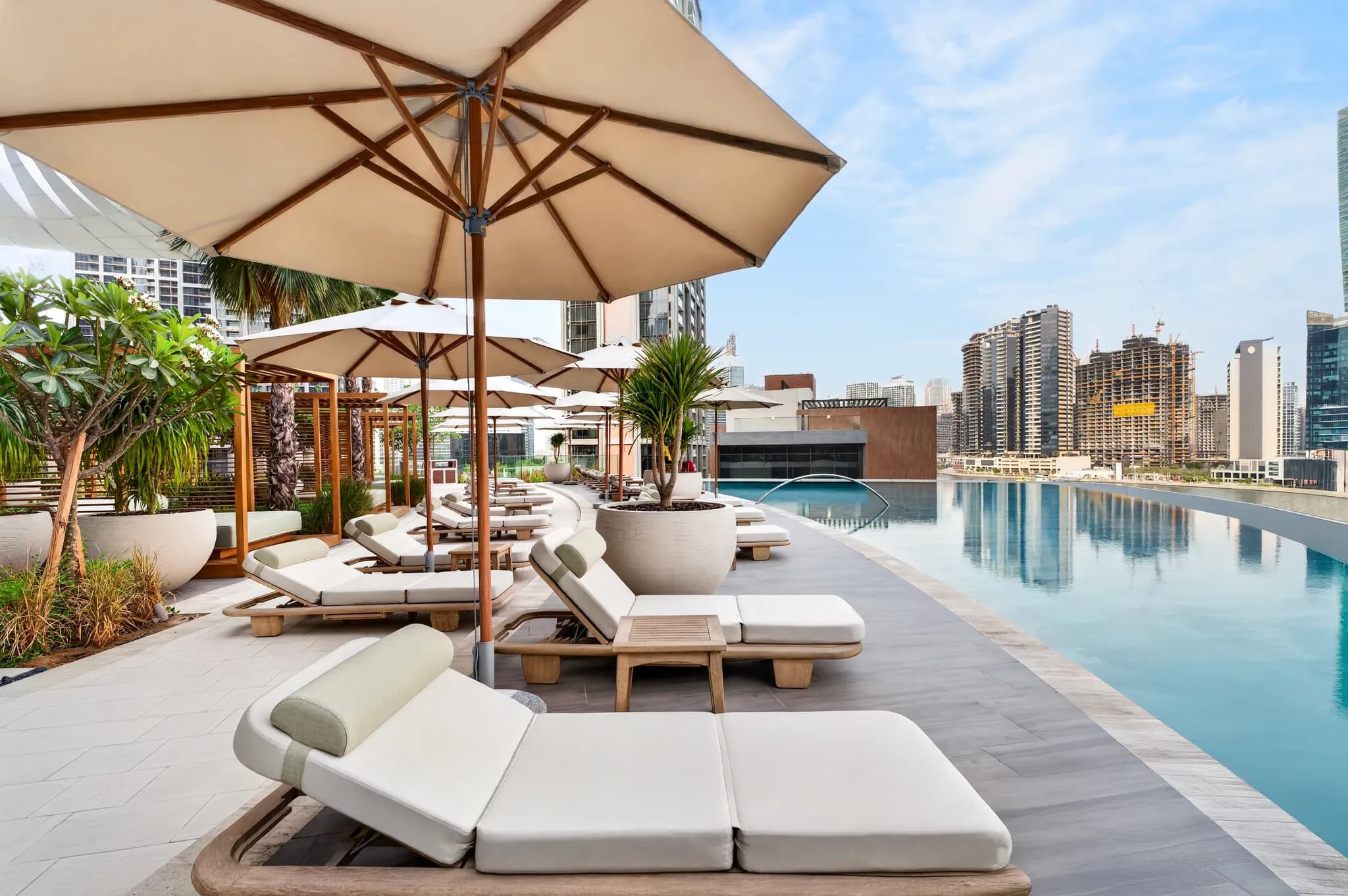 Contemporary 3-bedroom residence at Jumeirah Living - 2