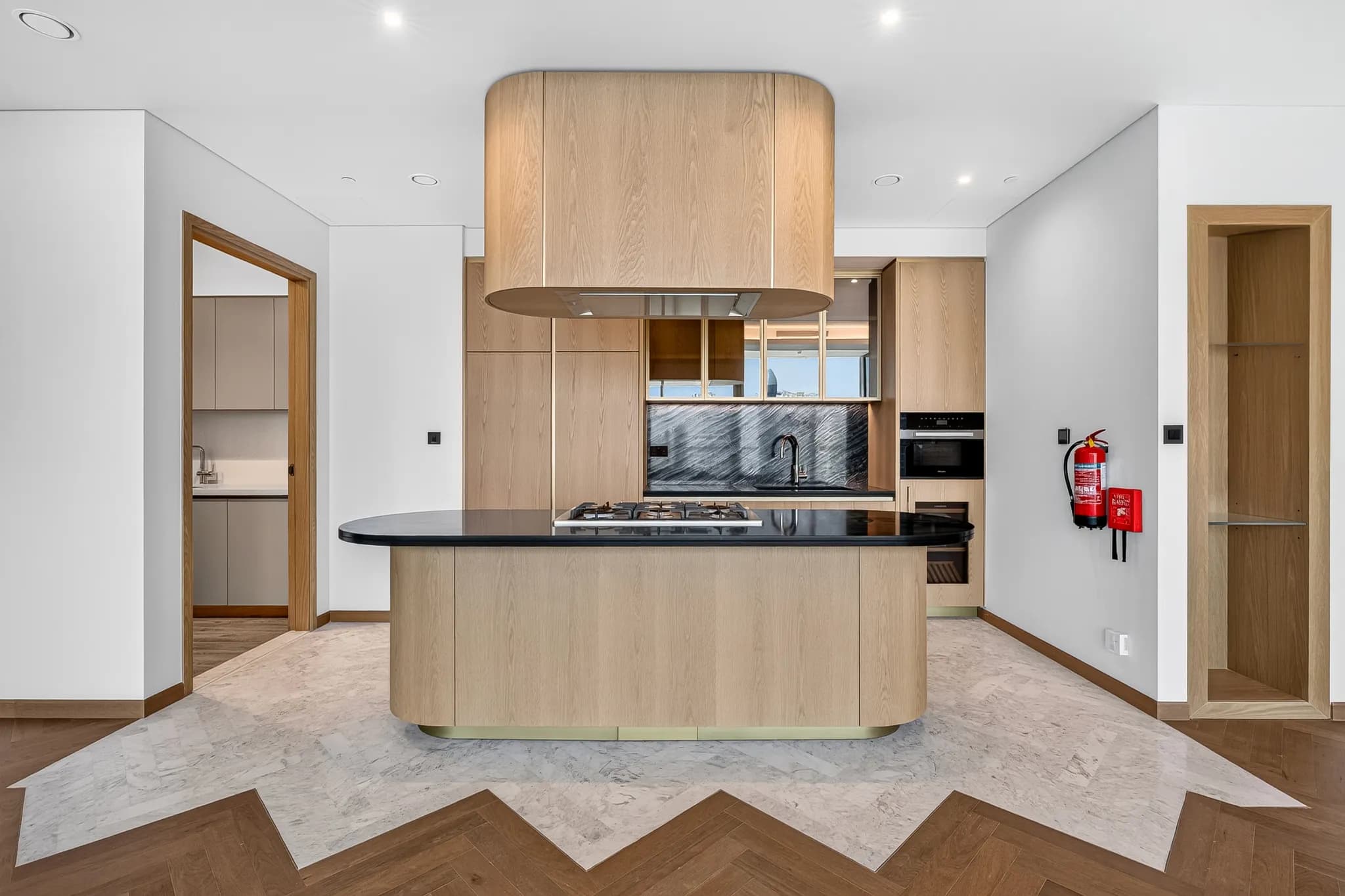 Contemporary 3-bedroom residence at Jumeirah Living - 9