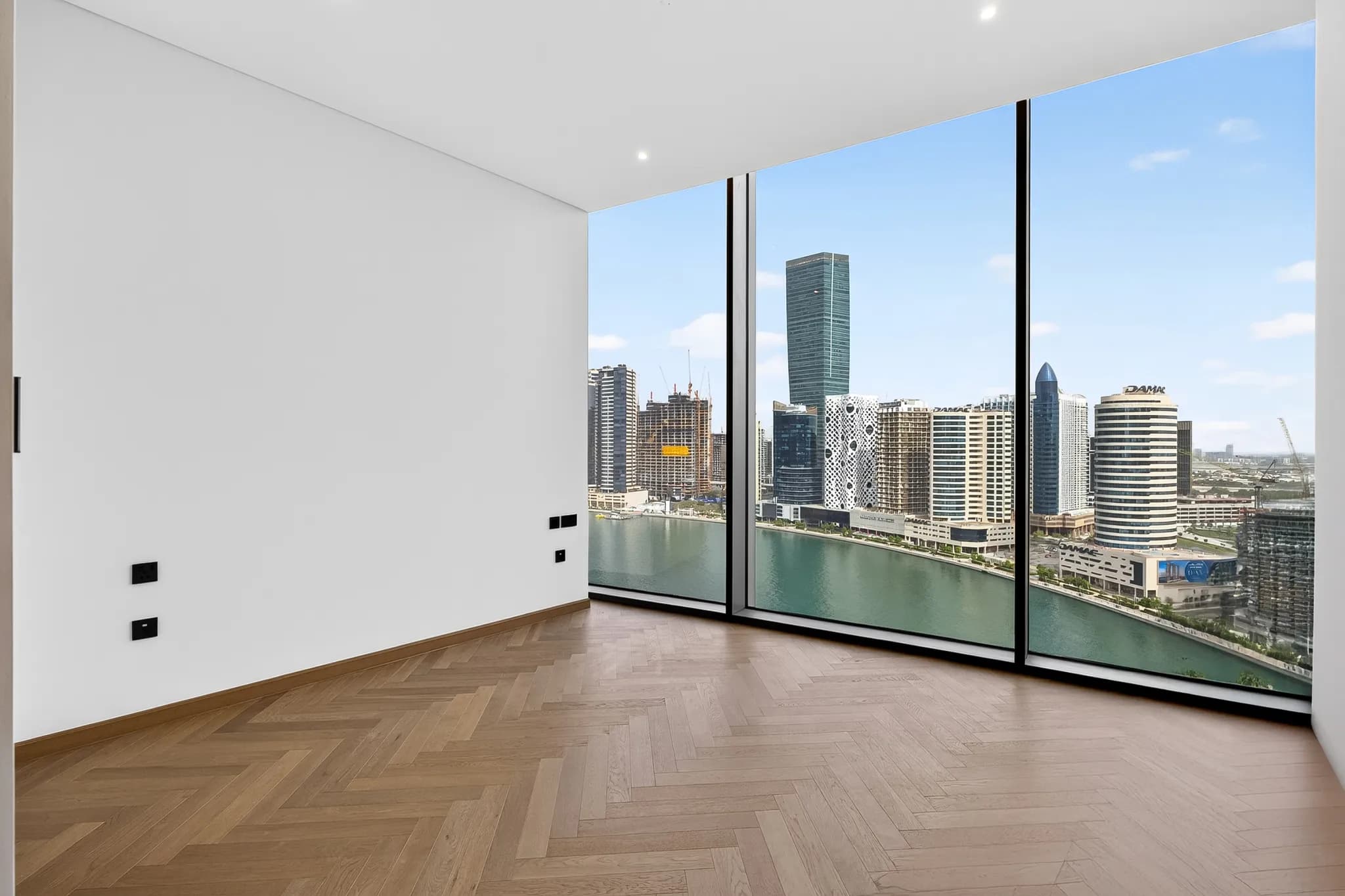 Contemporary 3-bedroom residence at Jumeirah Living - 14