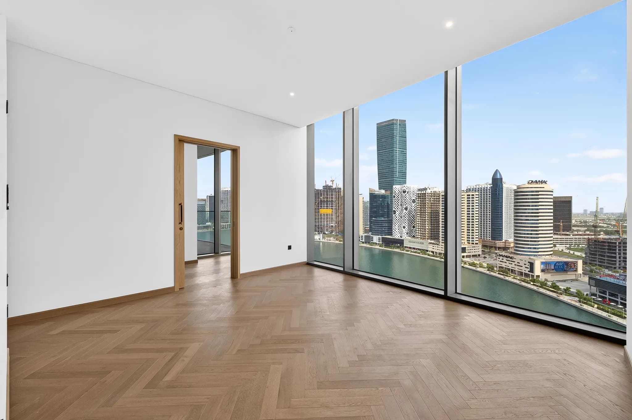 Contemporary 3-bedroom residence at Jumeirah Living - 17