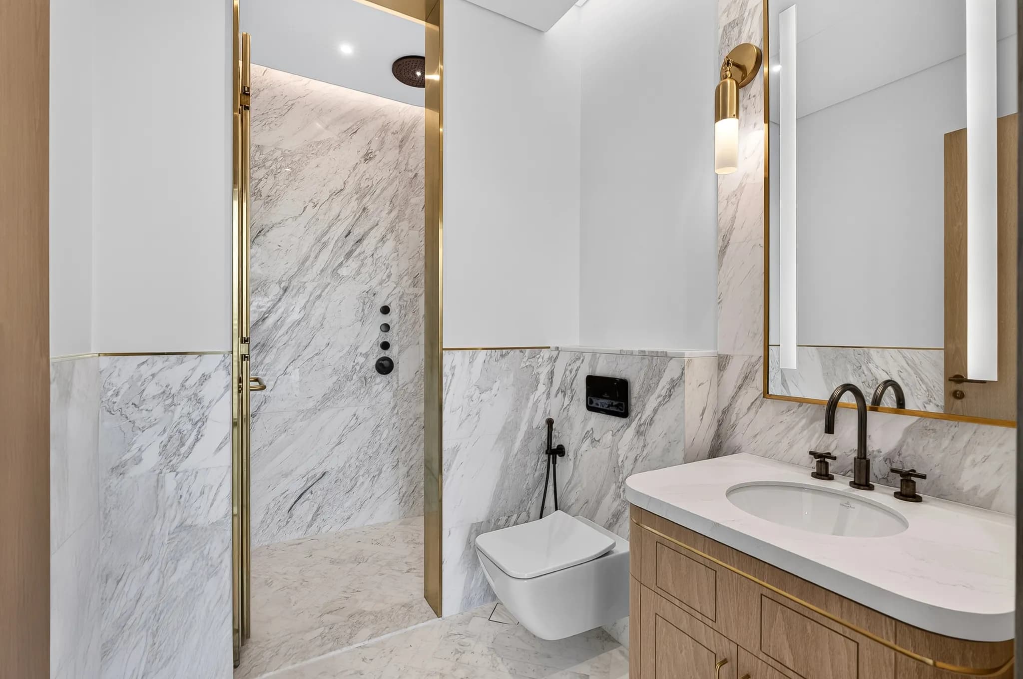 Contemporary 3-bedroom residence at Jumeirah Living - 23