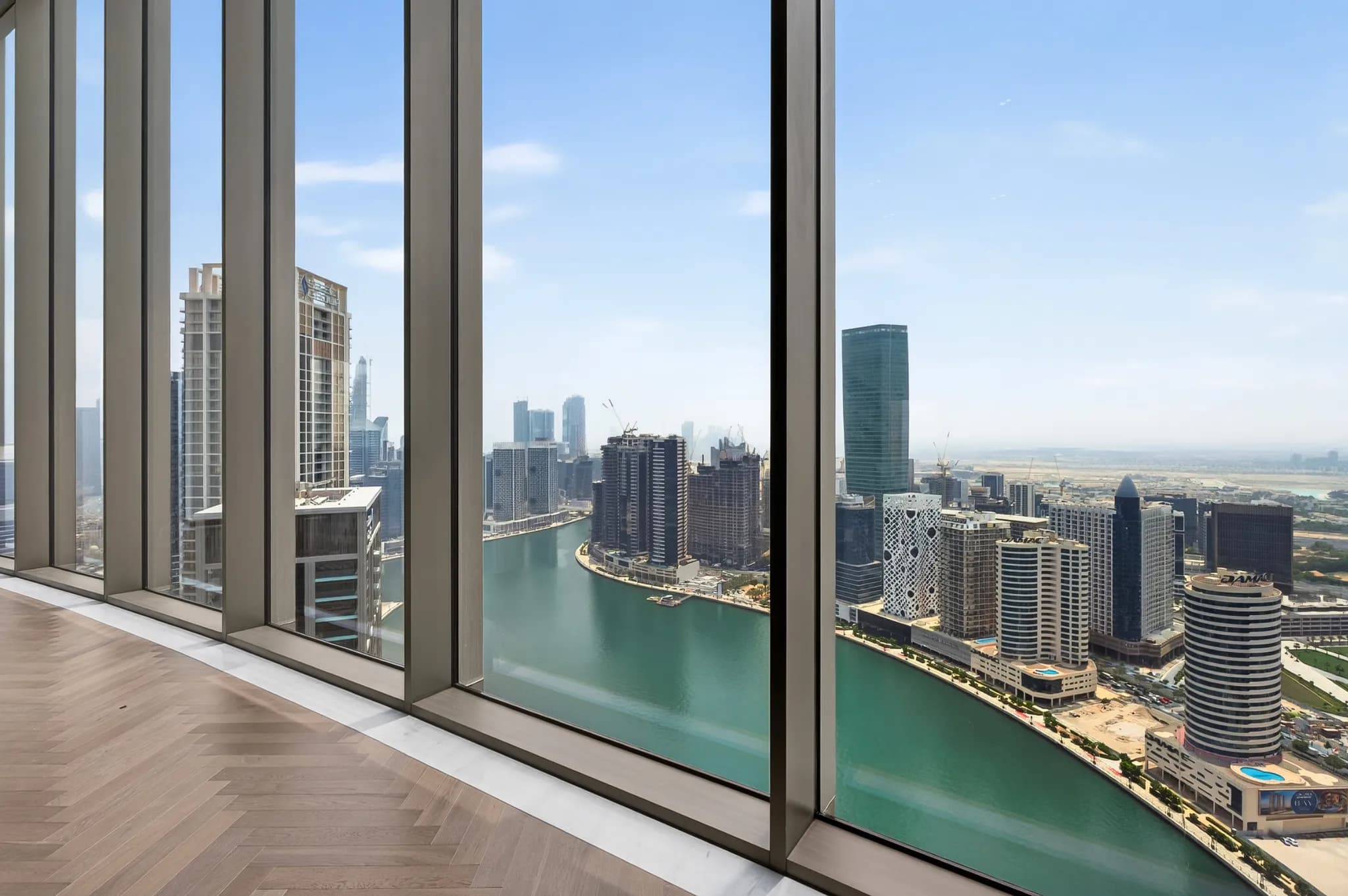Full-floor 5-bedroom penthouse for sale in Jumeirah Living - 5