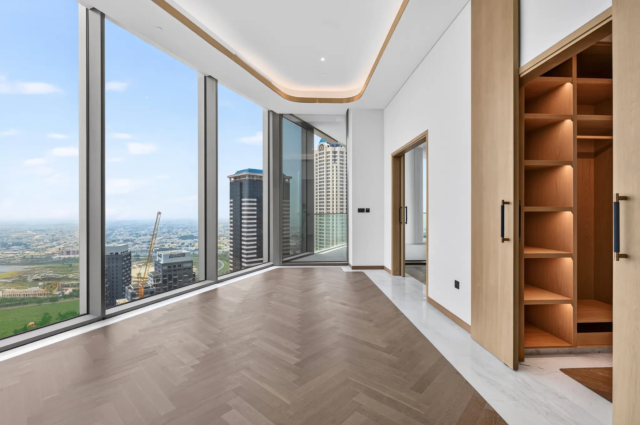 Full-floor 5-bedroom penthouse for sale in Jumeirah Living - 8