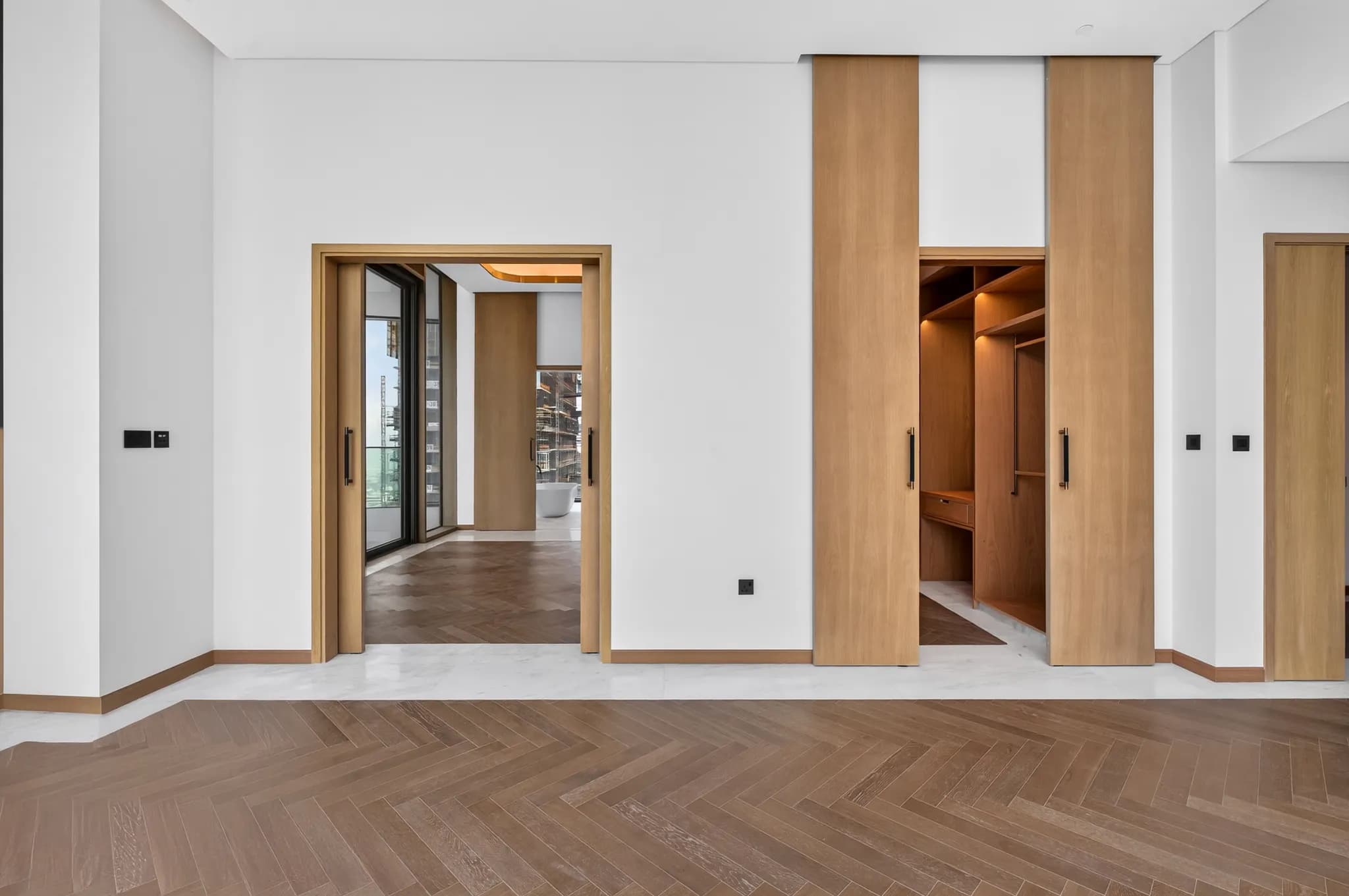 Full-floor 5-bedroom penthouse for sale in Jumeirah Living - 9