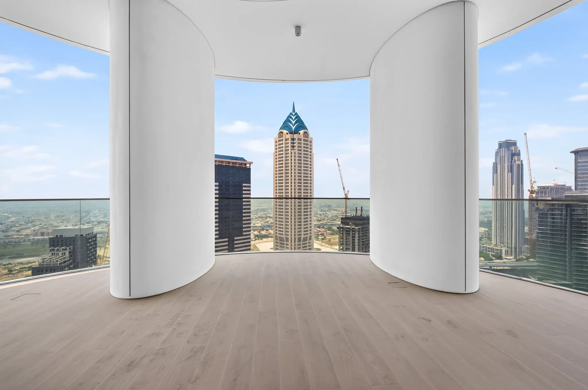 Full-floor 5-bedroom penthouse for sale in Jumeirah Living - 13