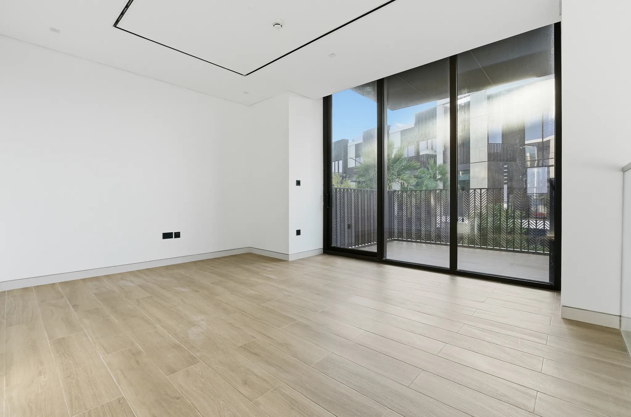 Serene 3-bedroom townhouse in Villa Amalfi, Jumeira Bay Island - 9