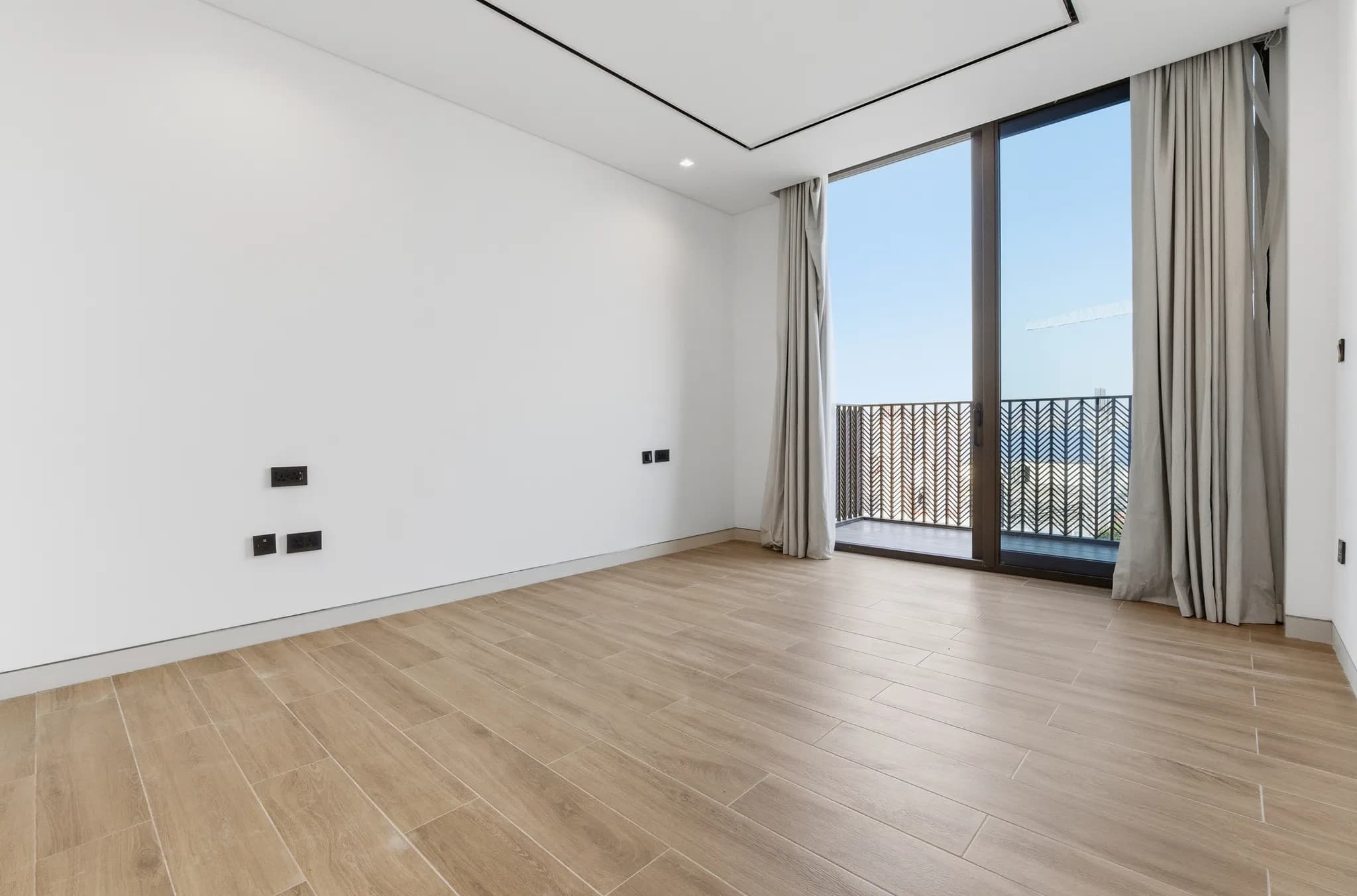 Serene 3-bedroom townhouse in Villa Amalfi, Jumeira Bay Island - 10