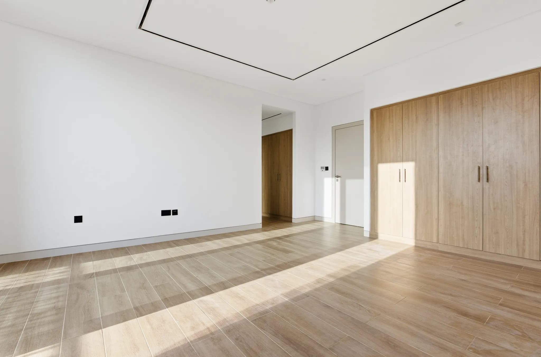 Serene 3-bedroom townhouse in Villa Amalfi, Jumeira Bay Island - 12