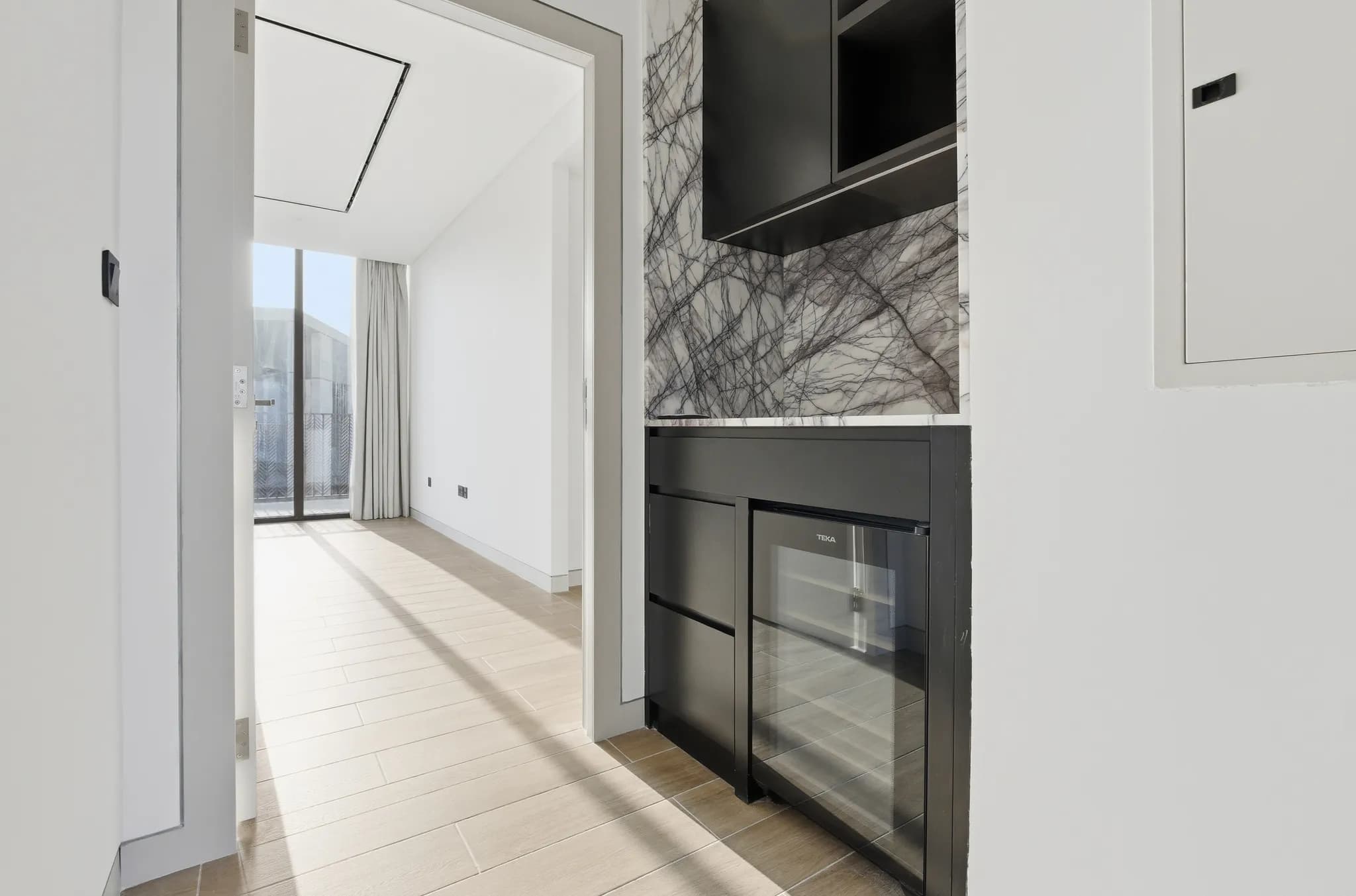 Serene 3-bedroom townhouse in Villa Amalfi, Jumeira Bay Island - 13
