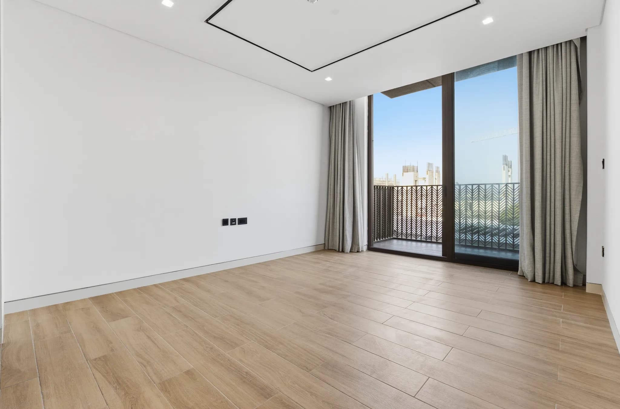 Serene 3-bedroom townhouse in Villa Amalfi, Jumeira Bay Island - 15