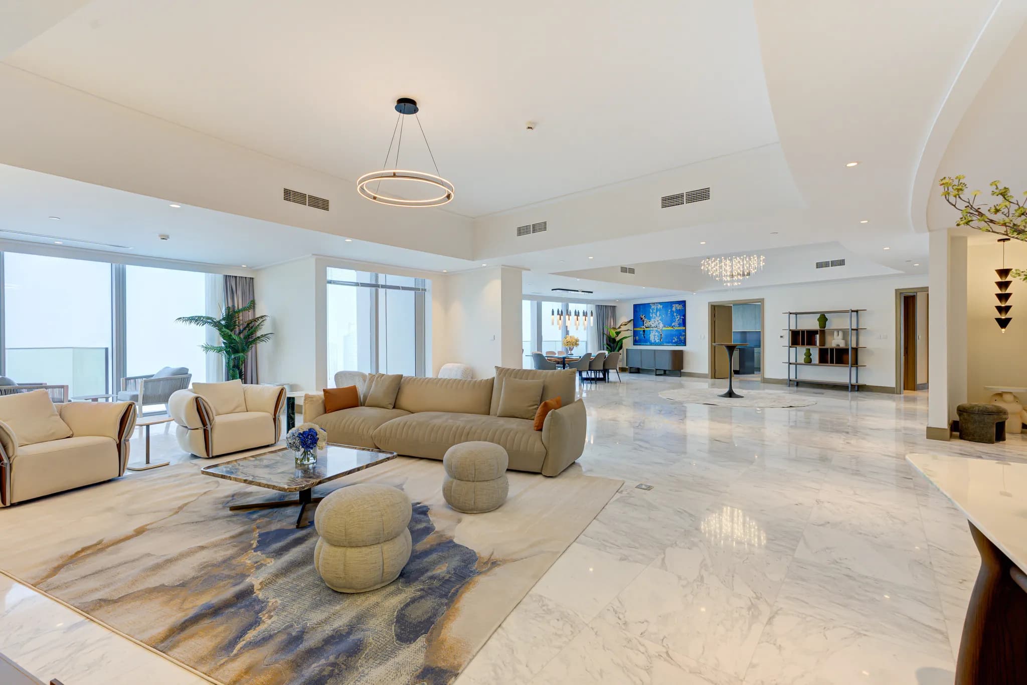 An elegant 5-bedroom apartment in Opera Grand, Downtown Dubai - 2