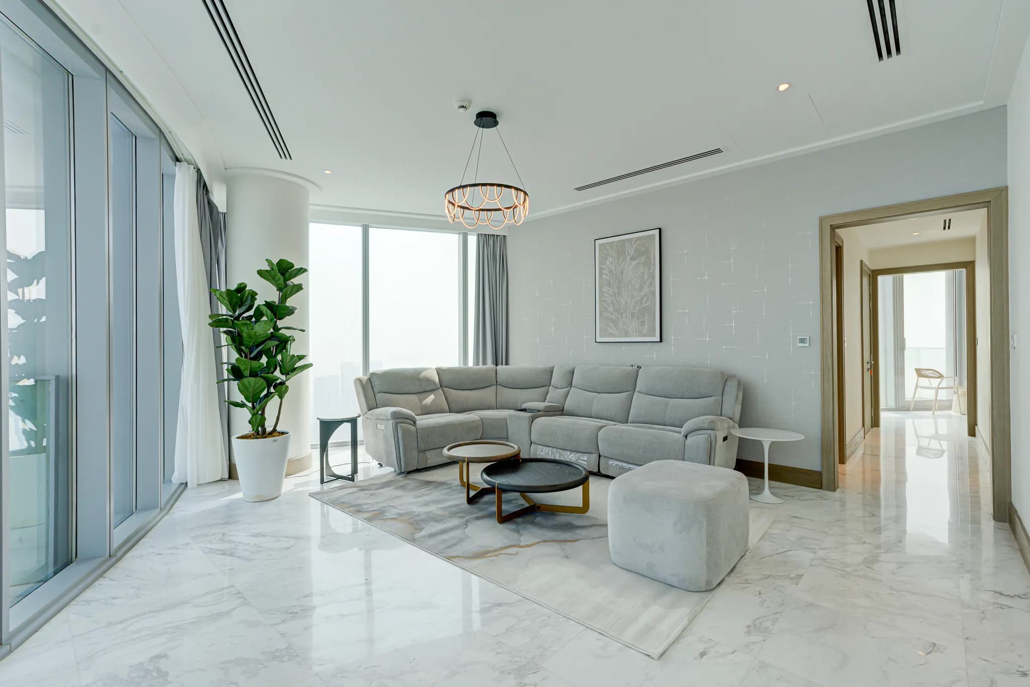 An elegant 5-bedroom apartment in Opera Grand, Downtown Dubai - 6