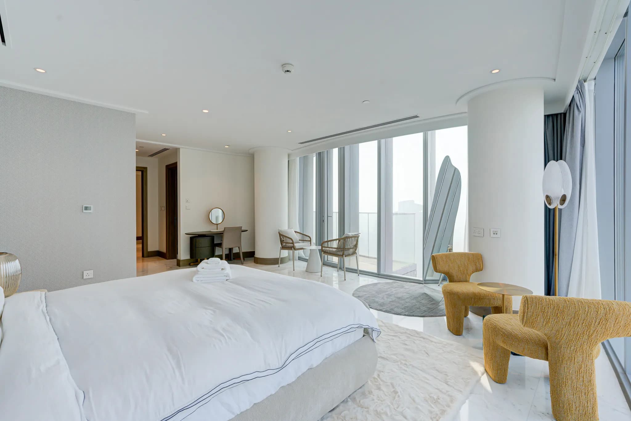 An elegant 5-bedroom apartment in Opera Grand, Downtown Dubai - 10