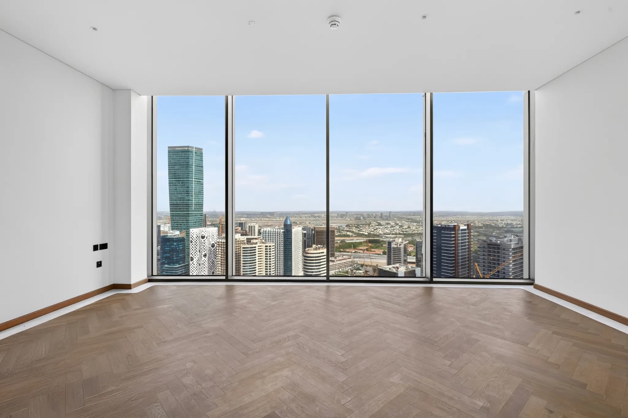 Elegant 4-bedroom duplex at Jumeirah Living, Business Bay - 3