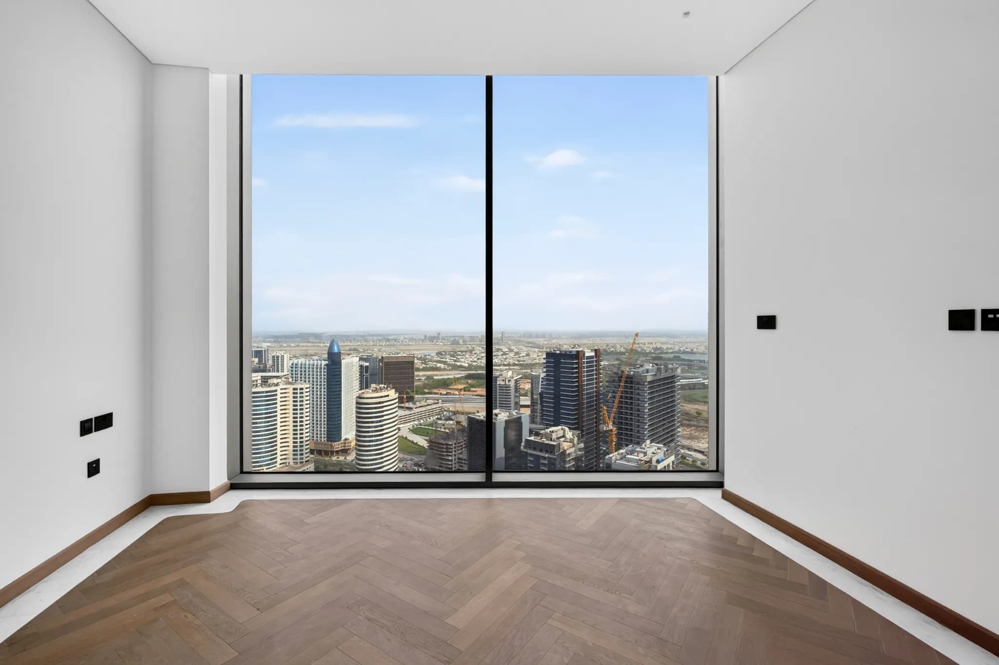 Elegant 4-bedroom duplex at Jumeirah Living, Business Bay - 9