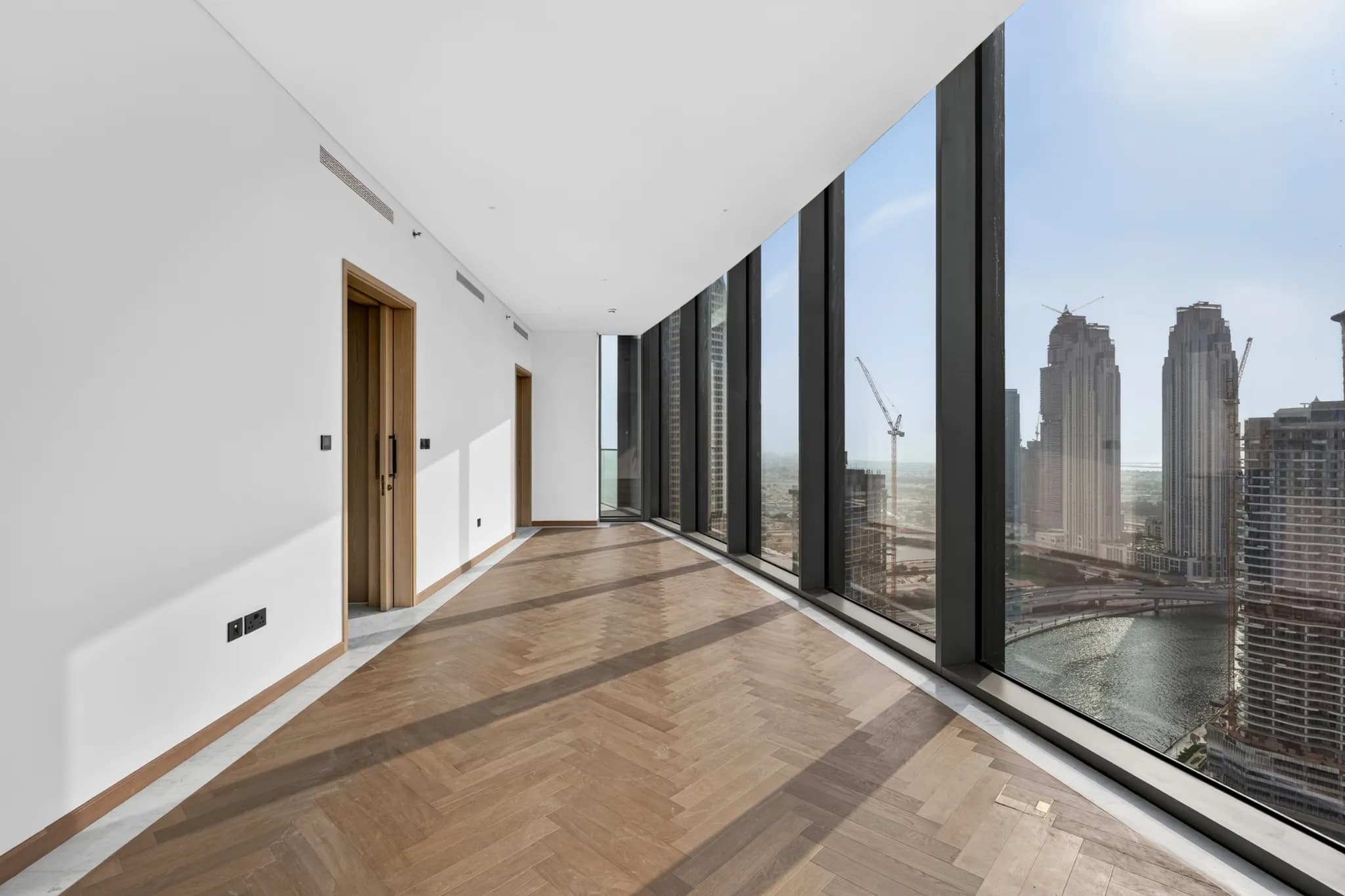 Elegant 4-bedroom duplex at Jumeirah Living, Business Bay - 14