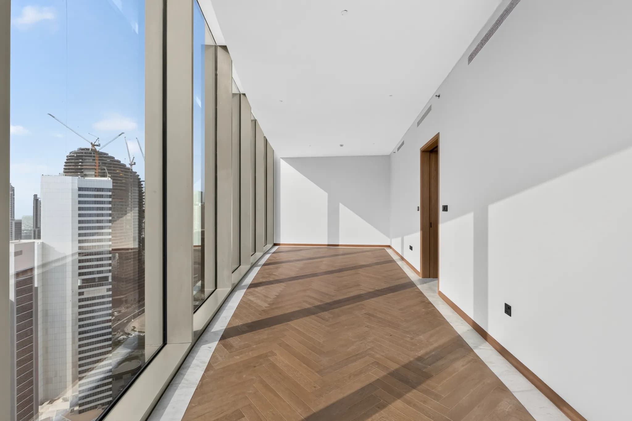 Elegant 4-bedroom duplex at Jumeirah Living, Business Bay - 15