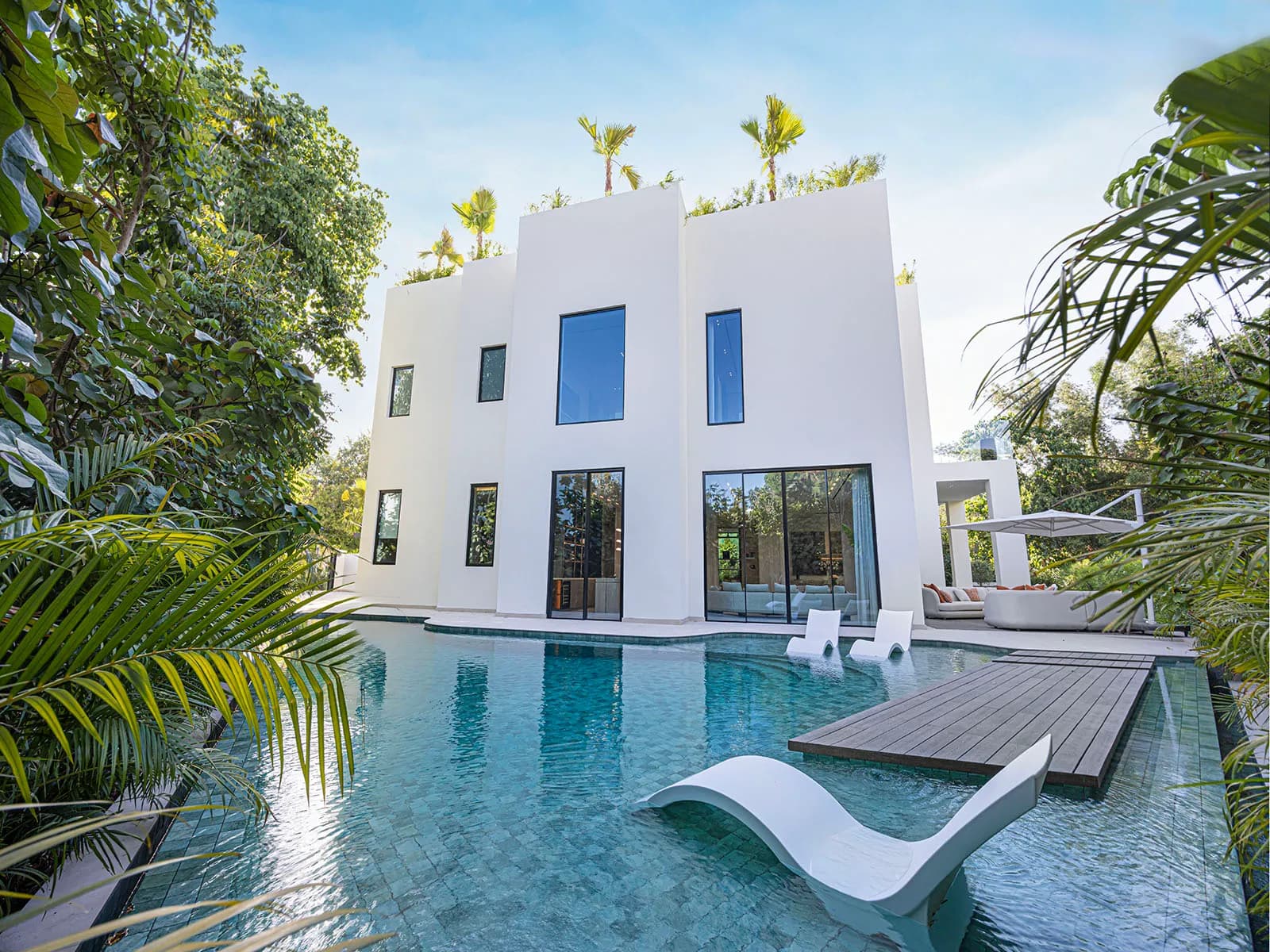 Villa modernisée de 5 chambres à vendre à Al Barari - 1