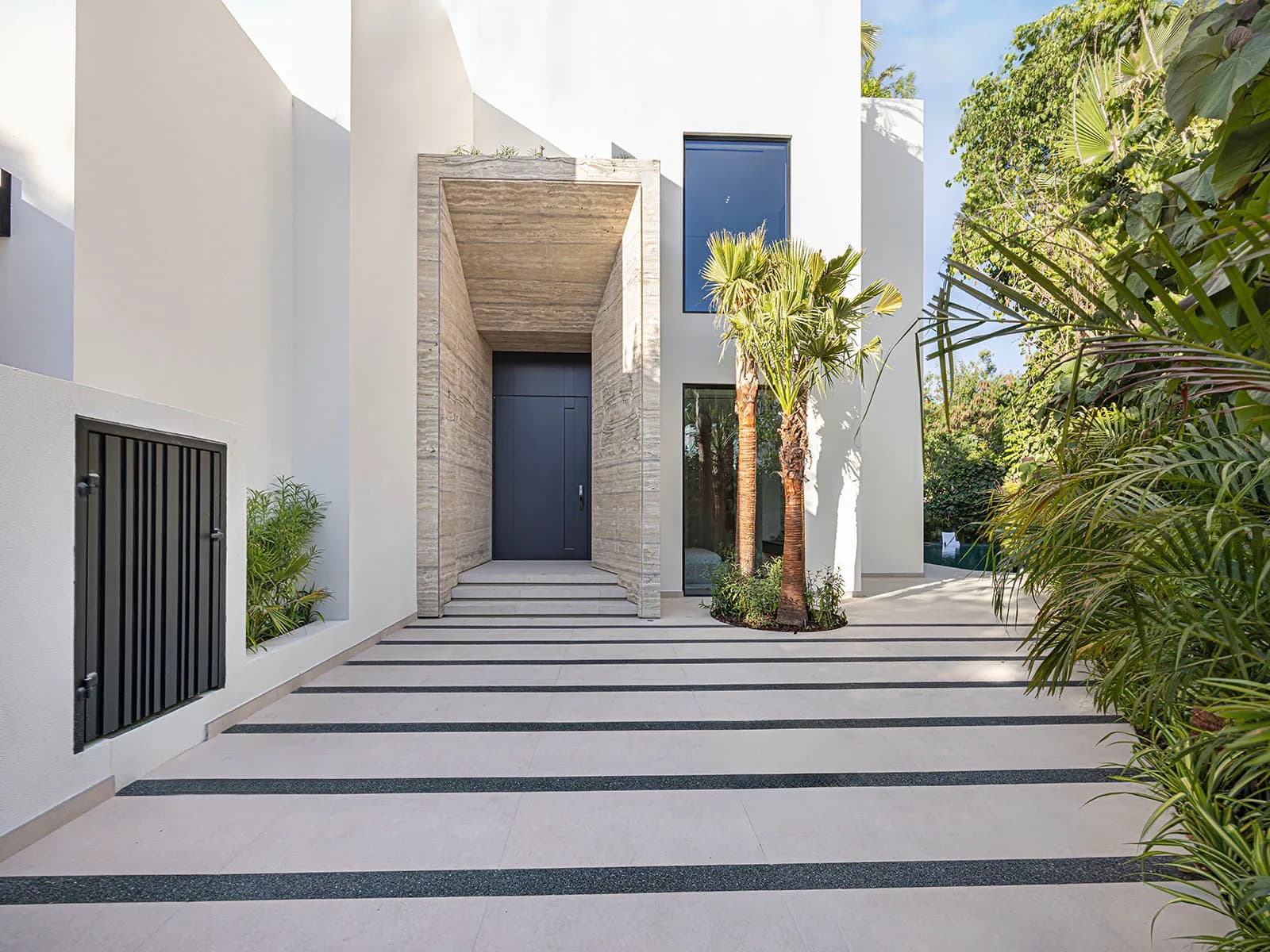 Villa modernisée de 5 chambres à vendre à Al Barari - 6