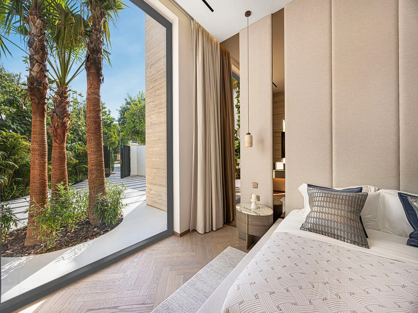 Villa modernisée de 5 chambres à vendre à Al Barari - 17