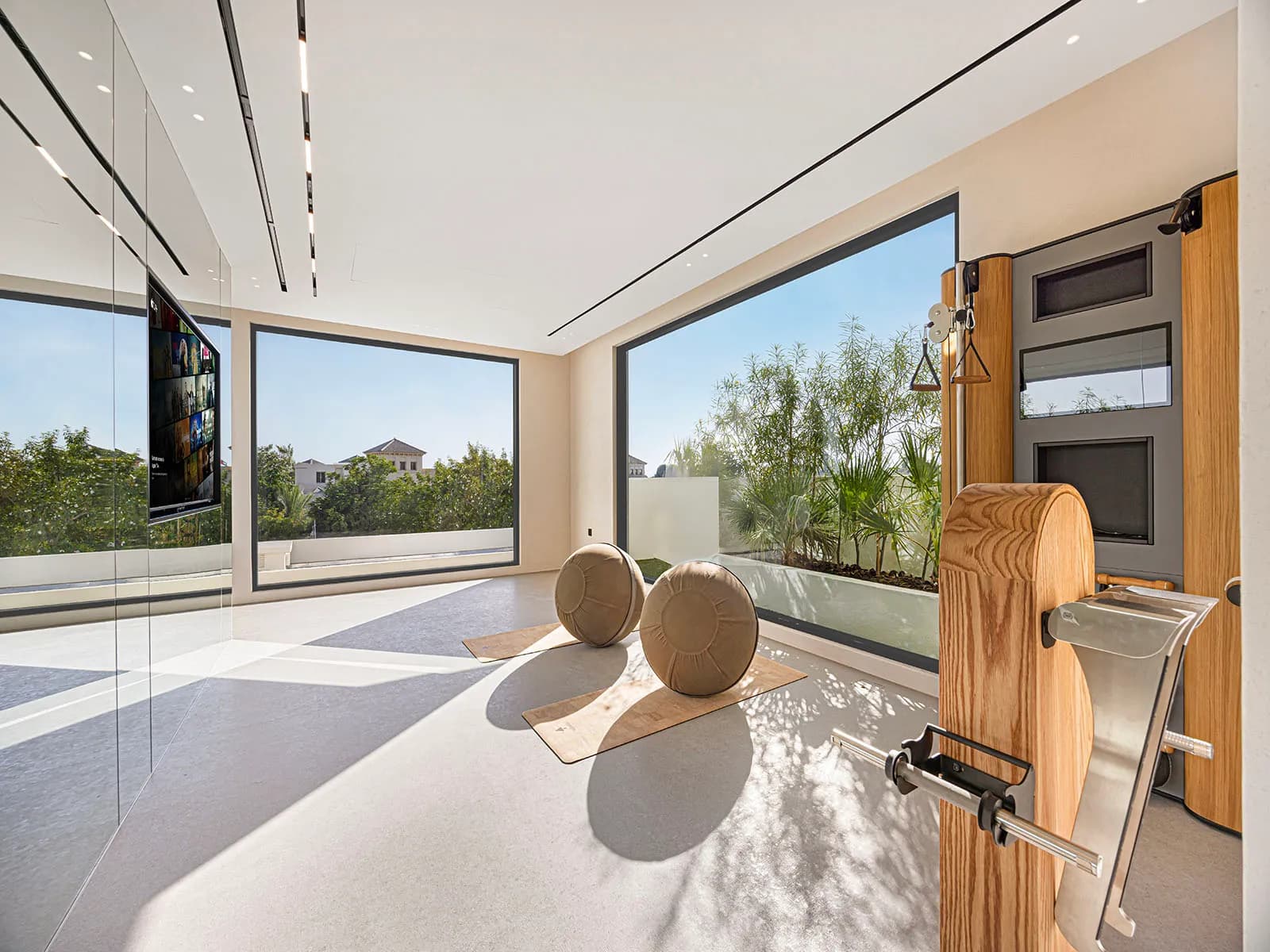 Villa modernisée de 5 chambres à vendre à Al Barari - 21