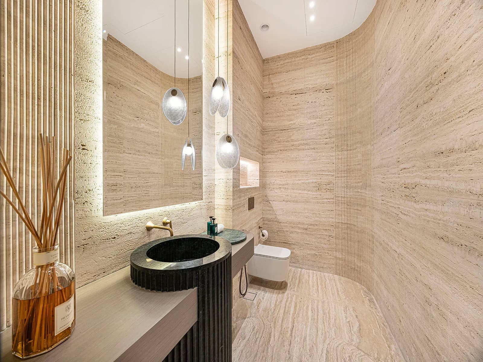 Villa modernisée de 5 chambres à vendre à Al Barari - 23