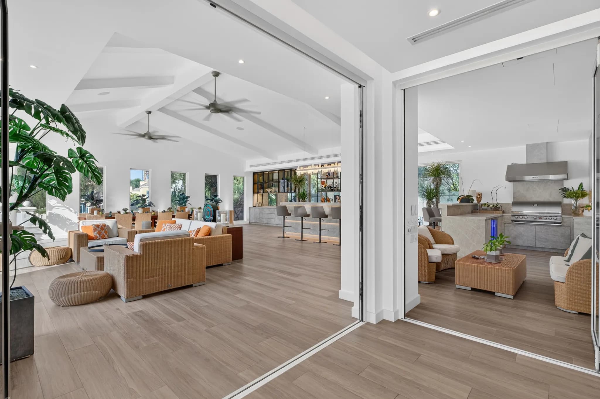 Une villa de 6 chambres récemment rénovée et agrandie à Victory Heights - 16